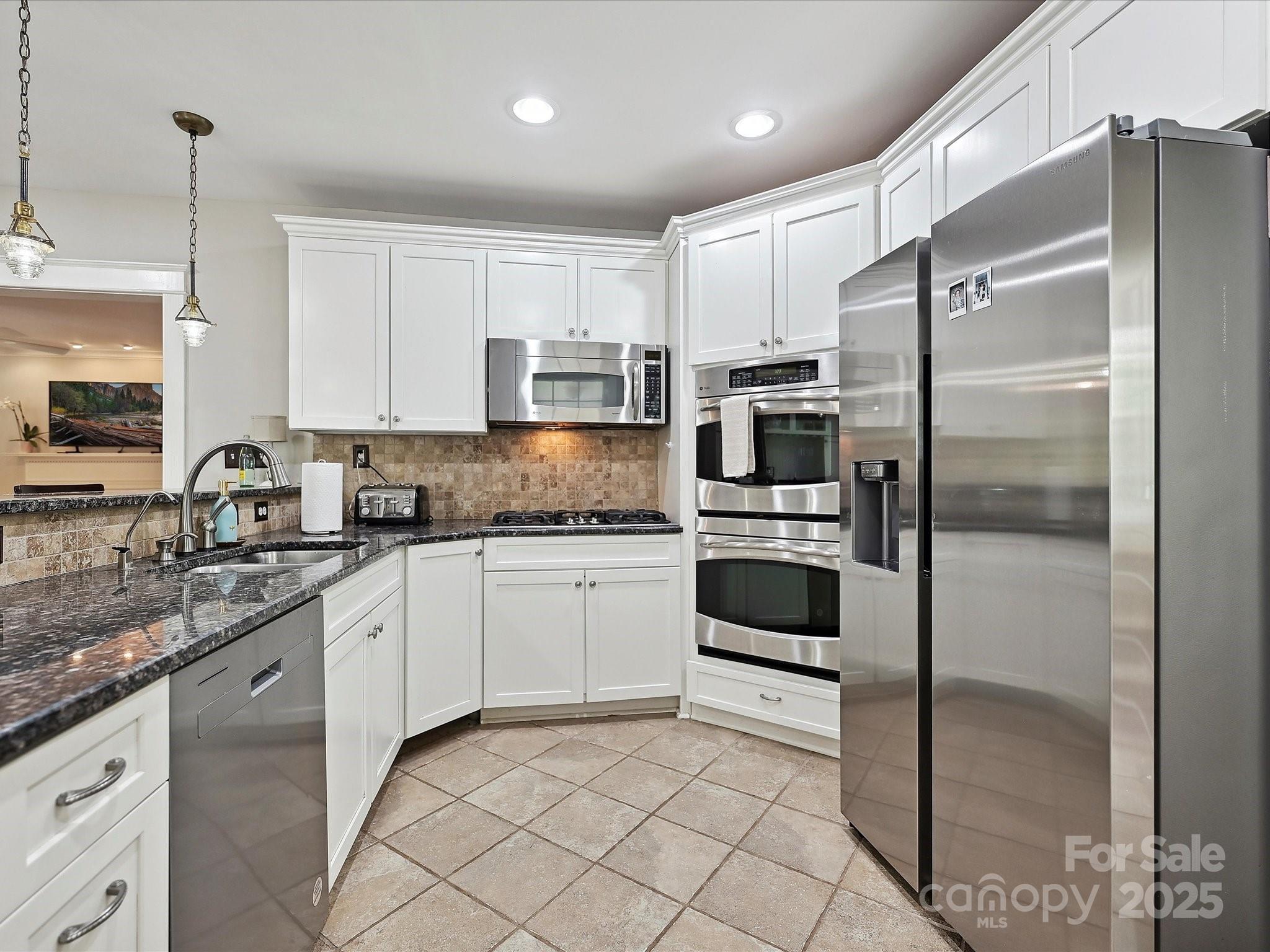 3128 Country Club Drive