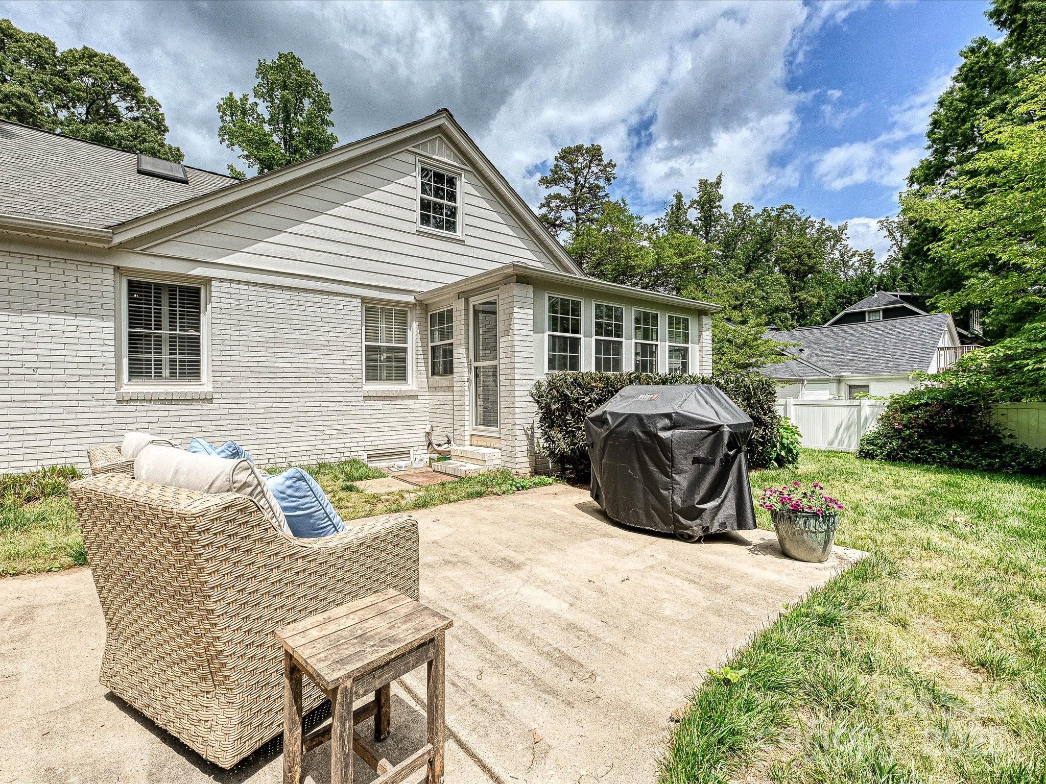 3128 Country Club Drive