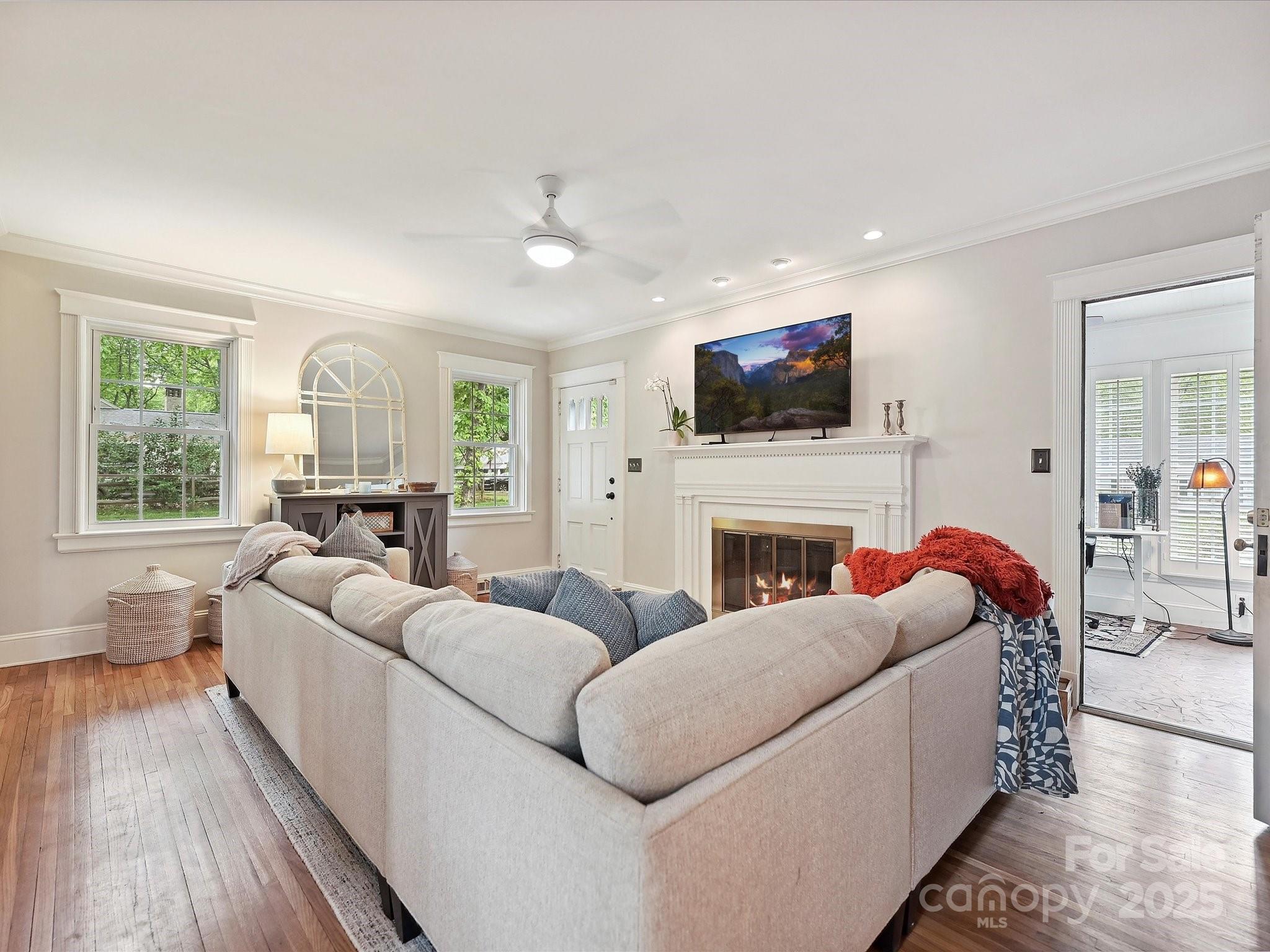 3128 Country Club Drive