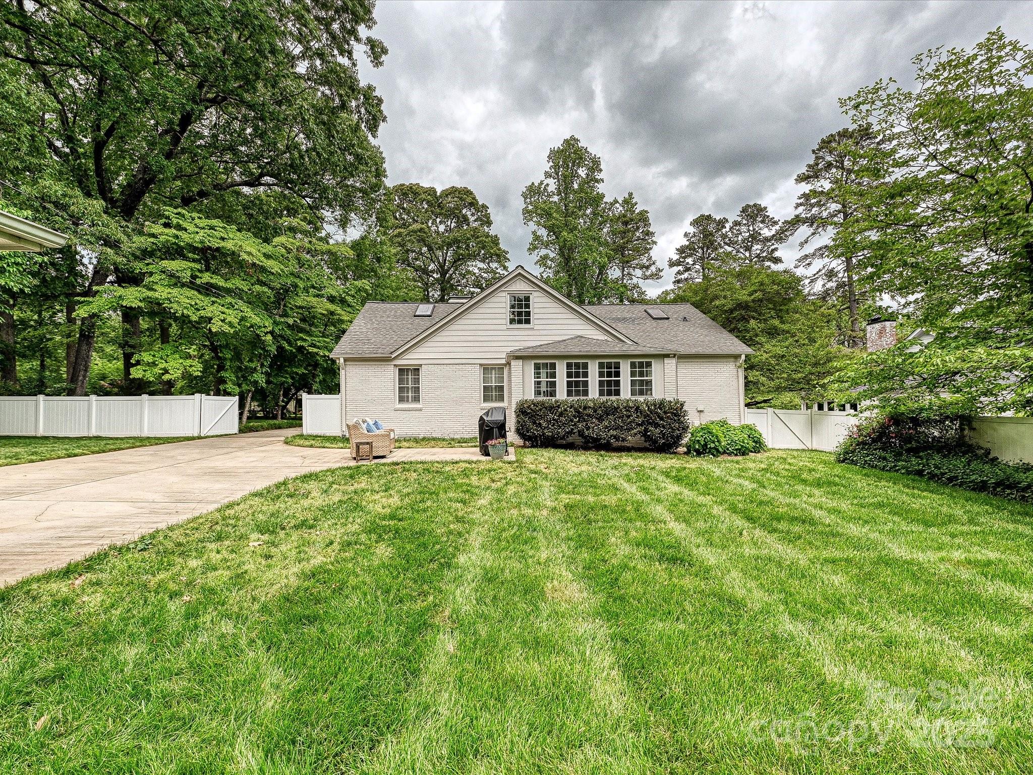 3128 Country Club Drive