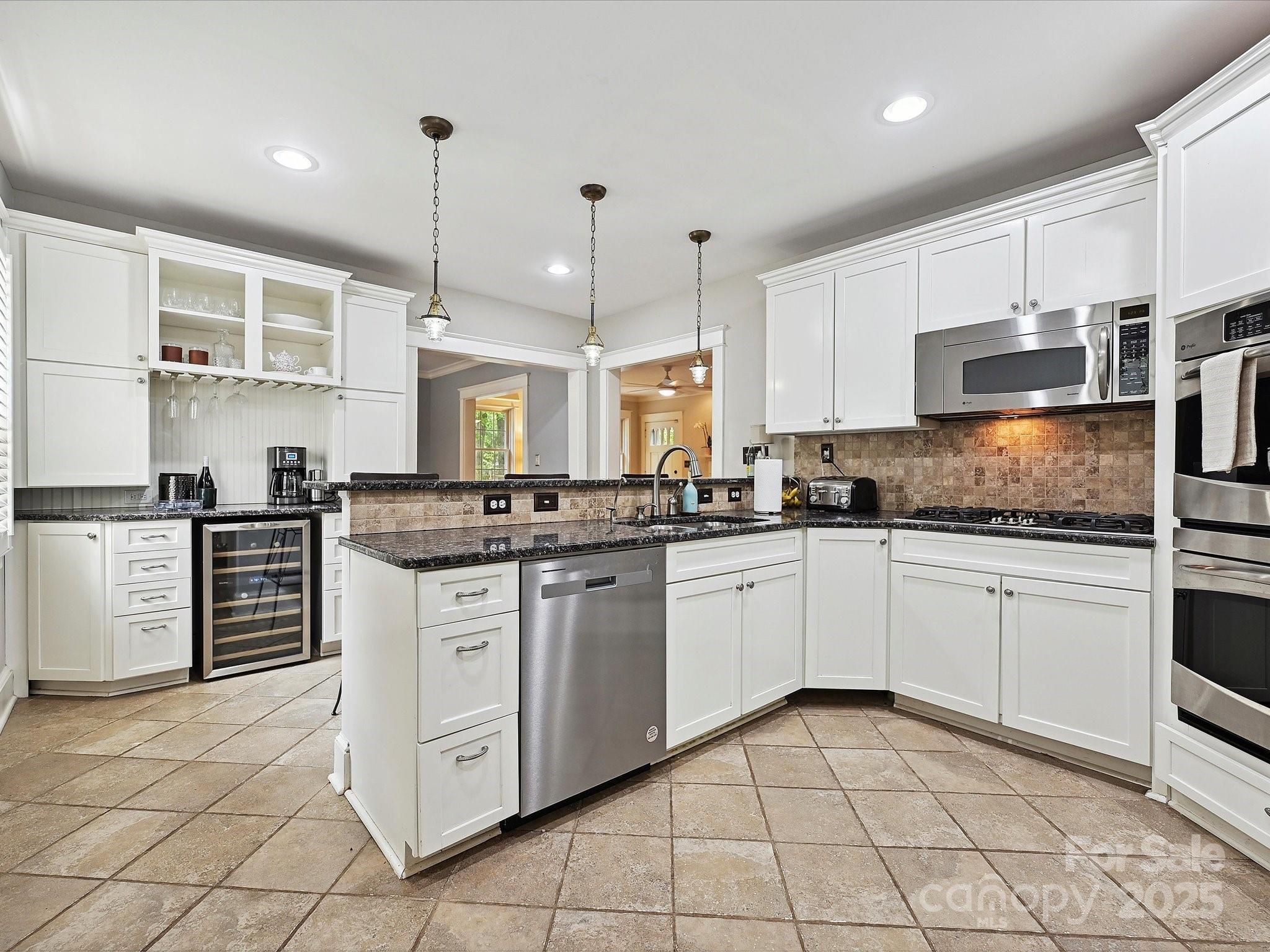 3128 Country Club Drive