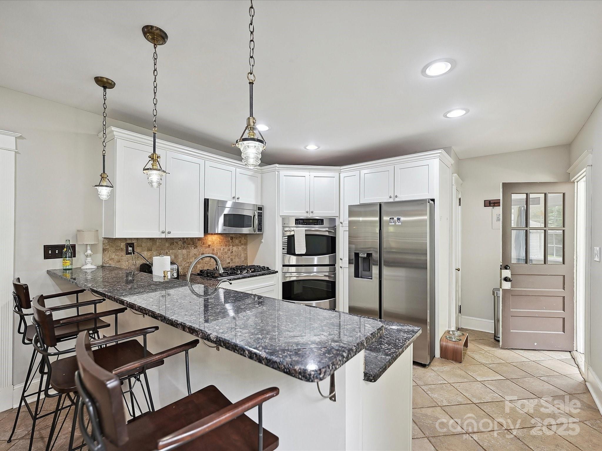 3128 Country Club Drive