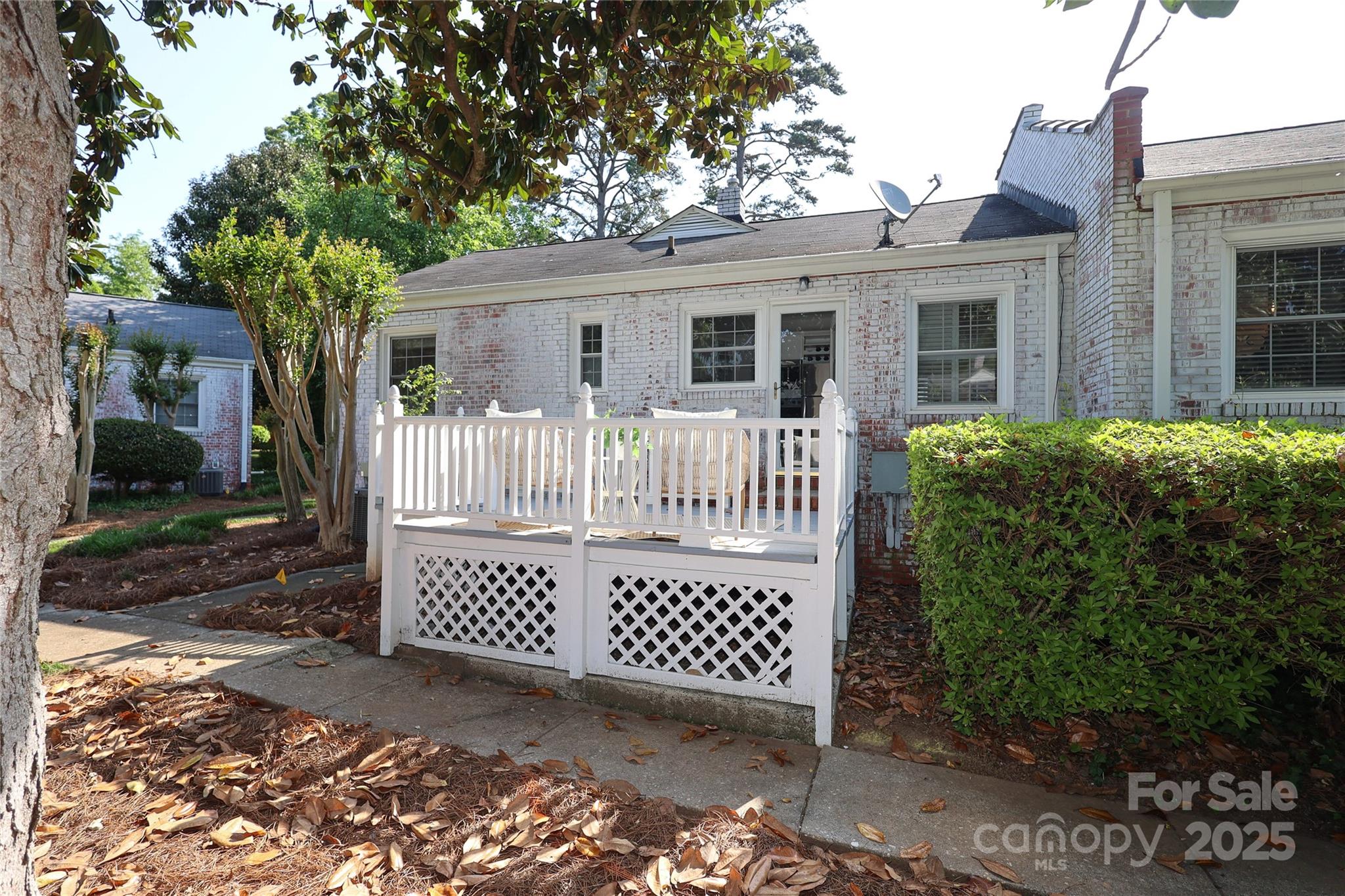 1904 Lynnwood Drive