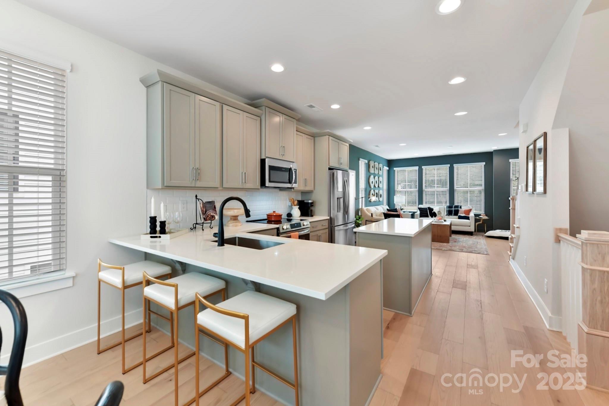 316 S Turner Avenue Unit: 11