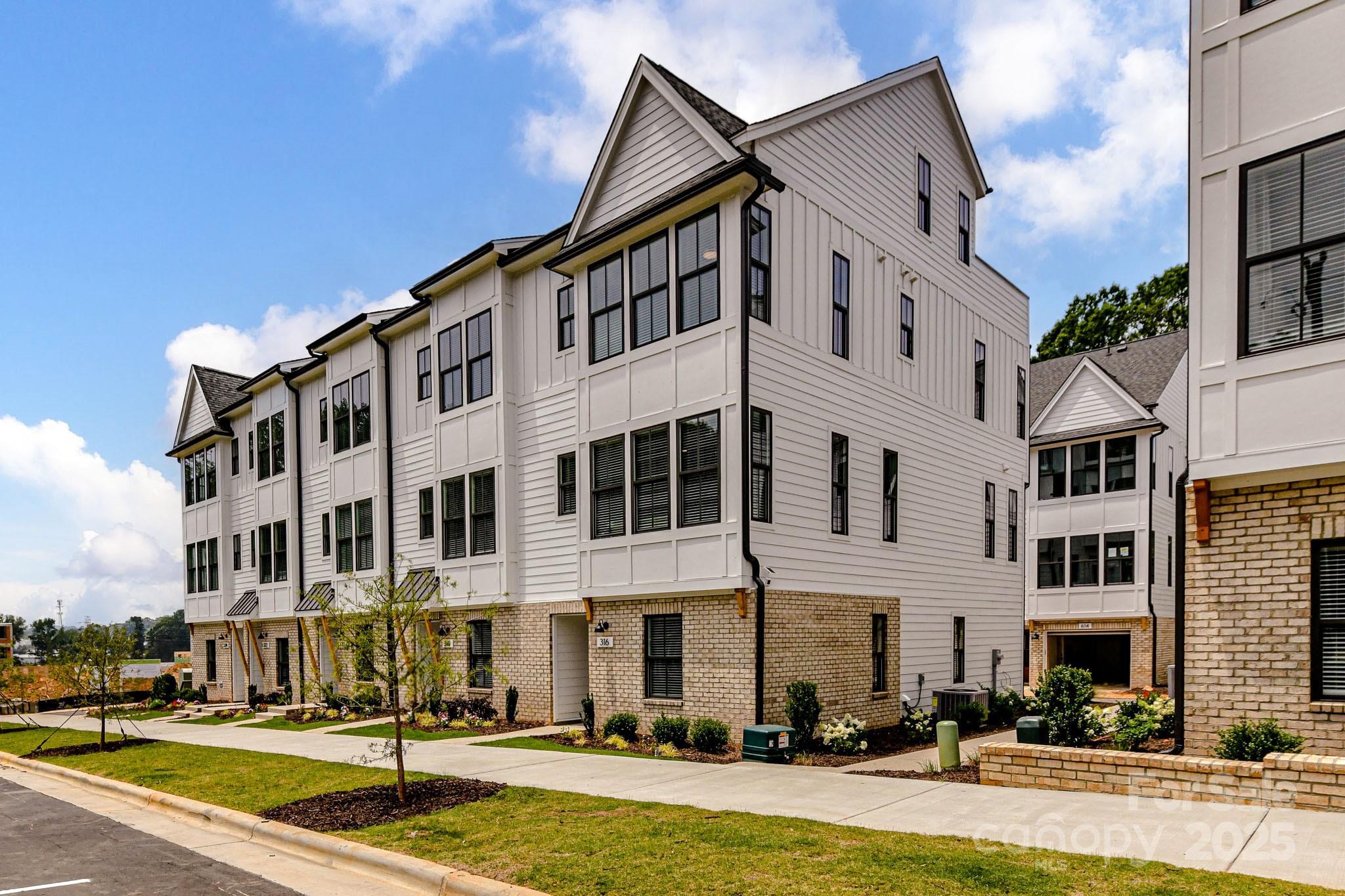 316 S Turner Avenue Unit: 11