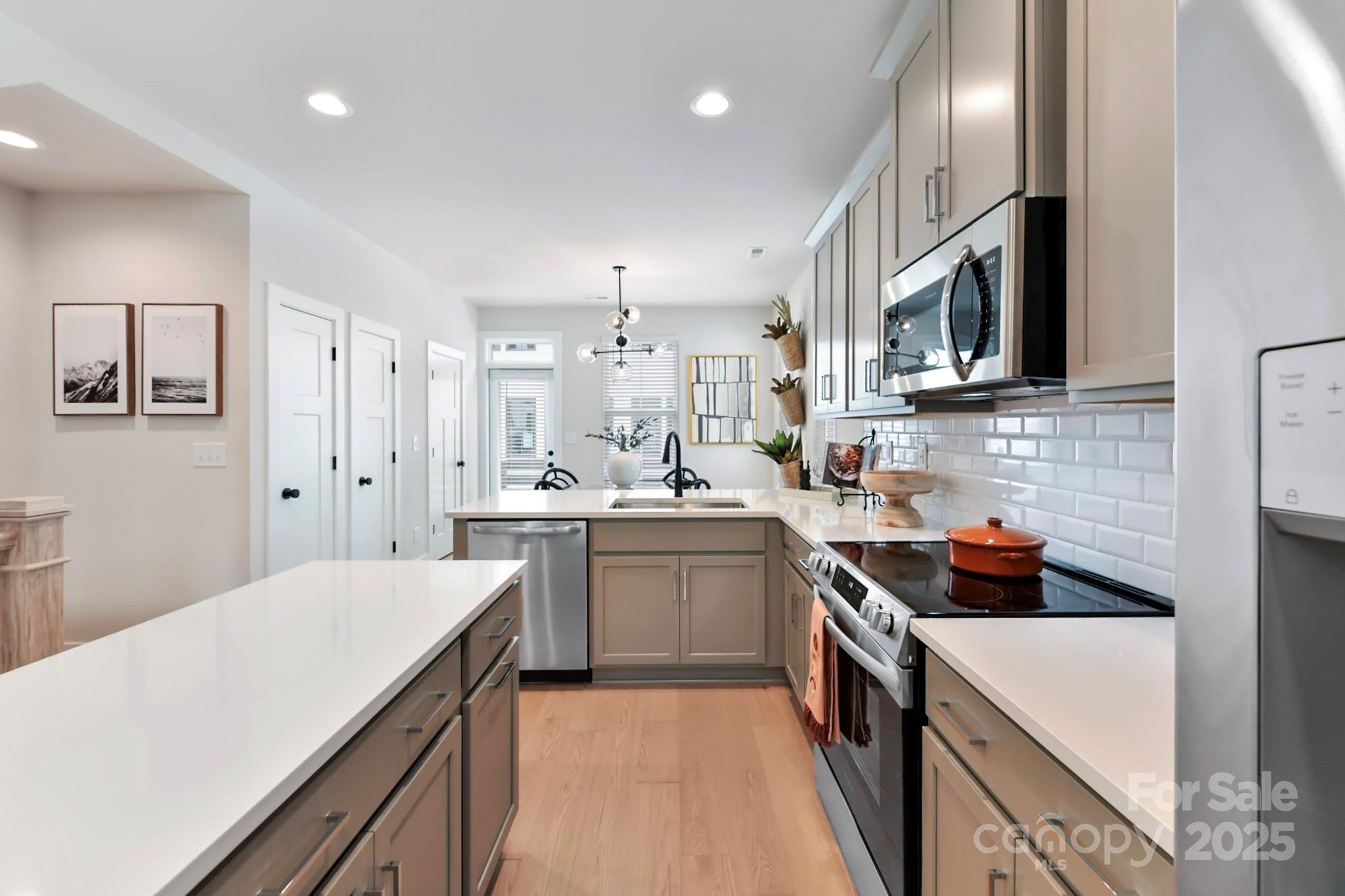 316 S Turner Avenue Unit: 11