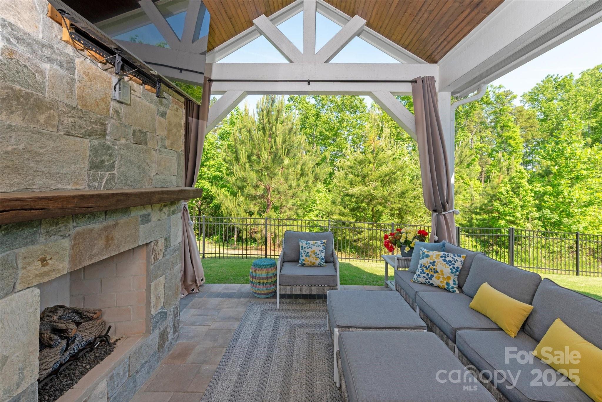 1260 Thomas Knapp Parkway