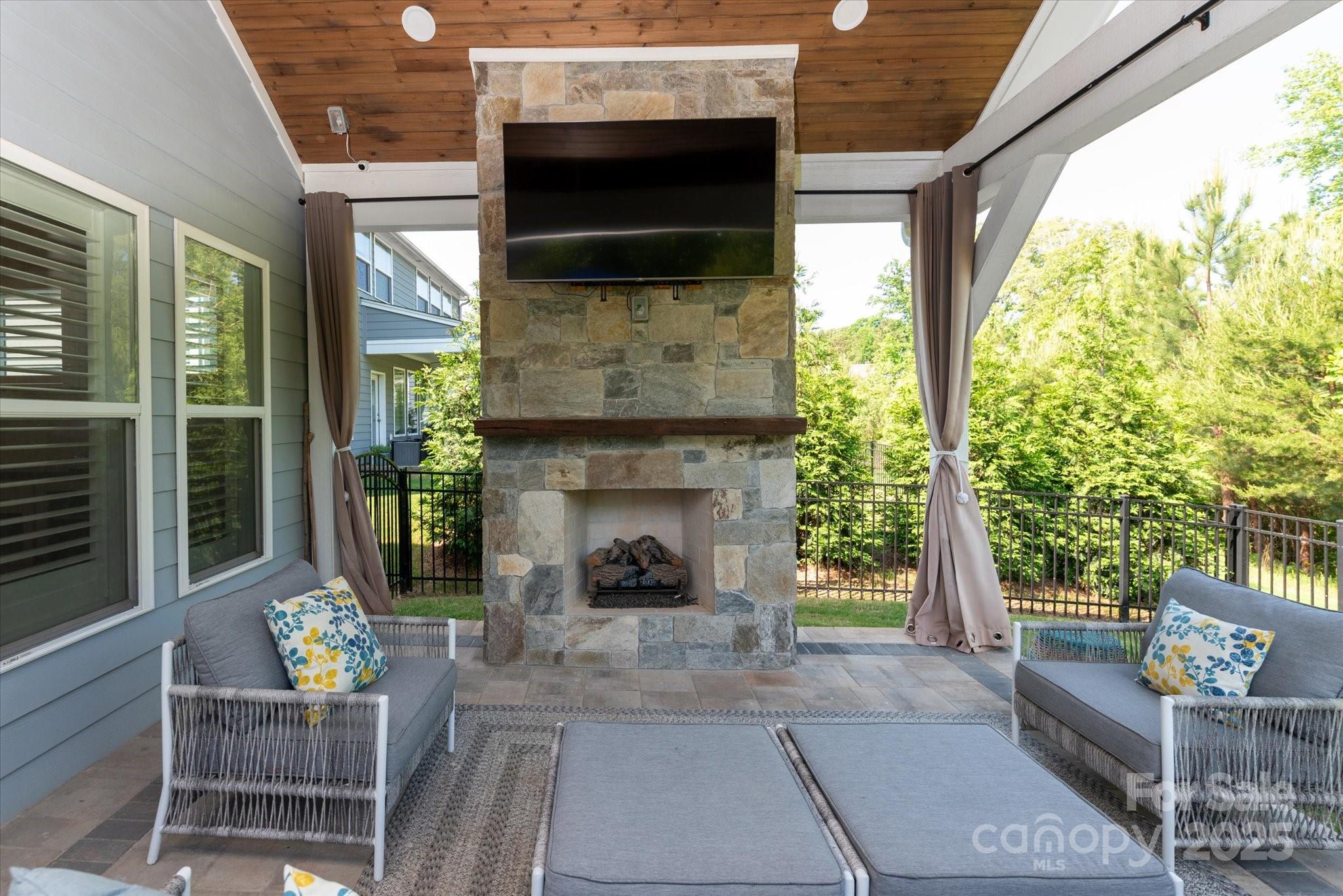 1260 Thomas Knapp Parkway