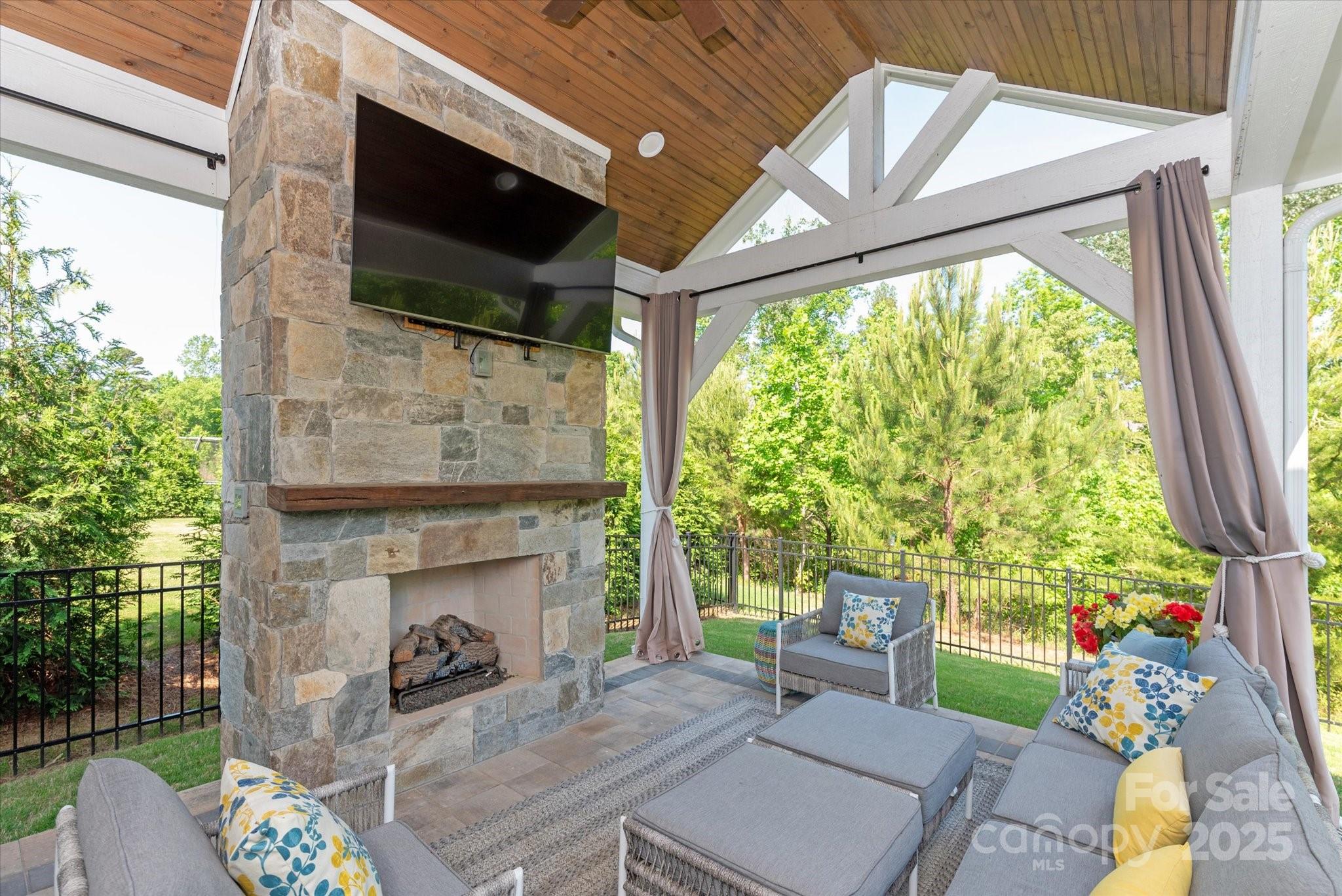 1260 Thomas Knapp Parkway