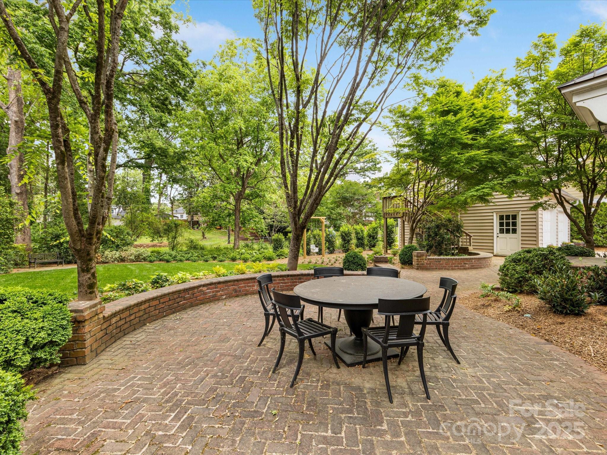 2611 Forest Drive