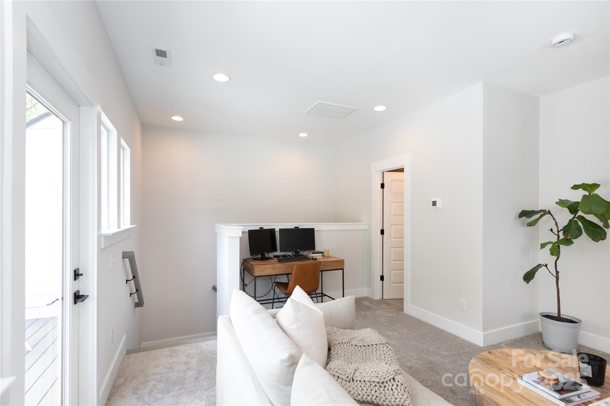2254 Electric Lane