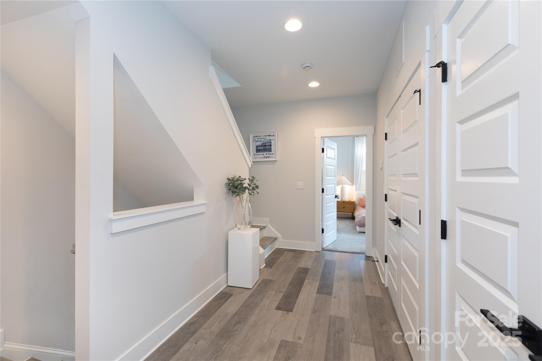 2254 Electric Lane