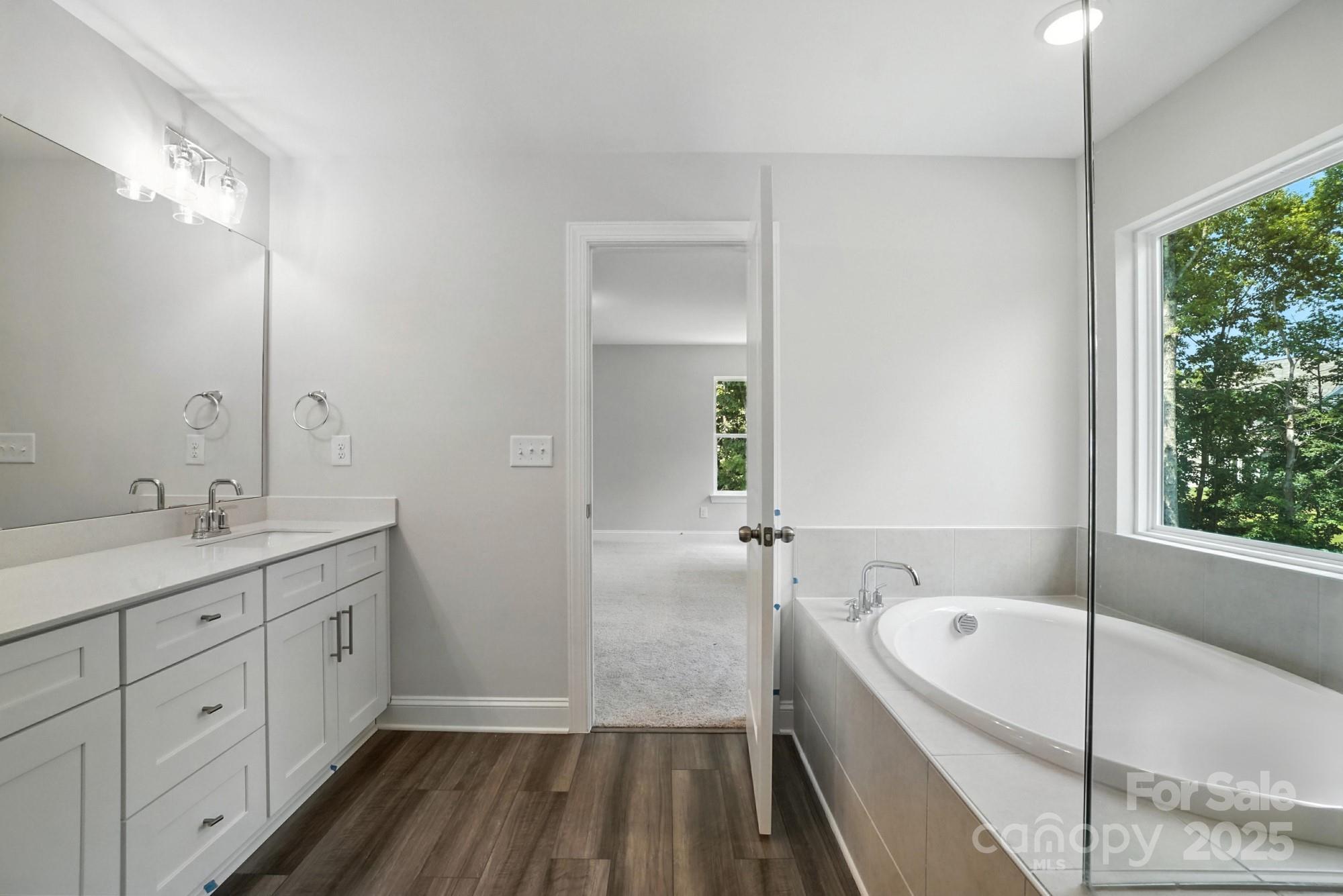 5103 Heathland Drive Unit: 50