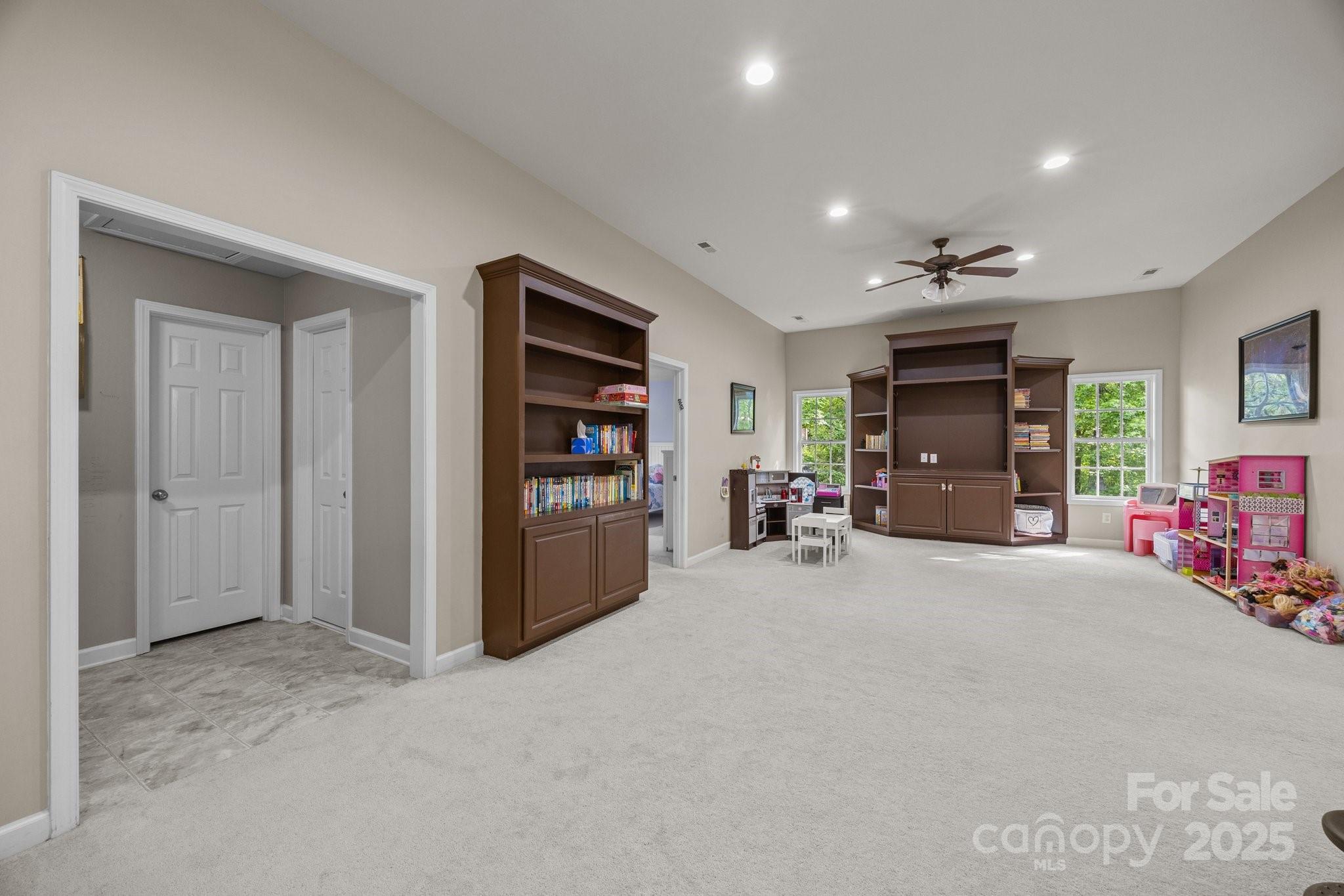 1108 Longwood Court