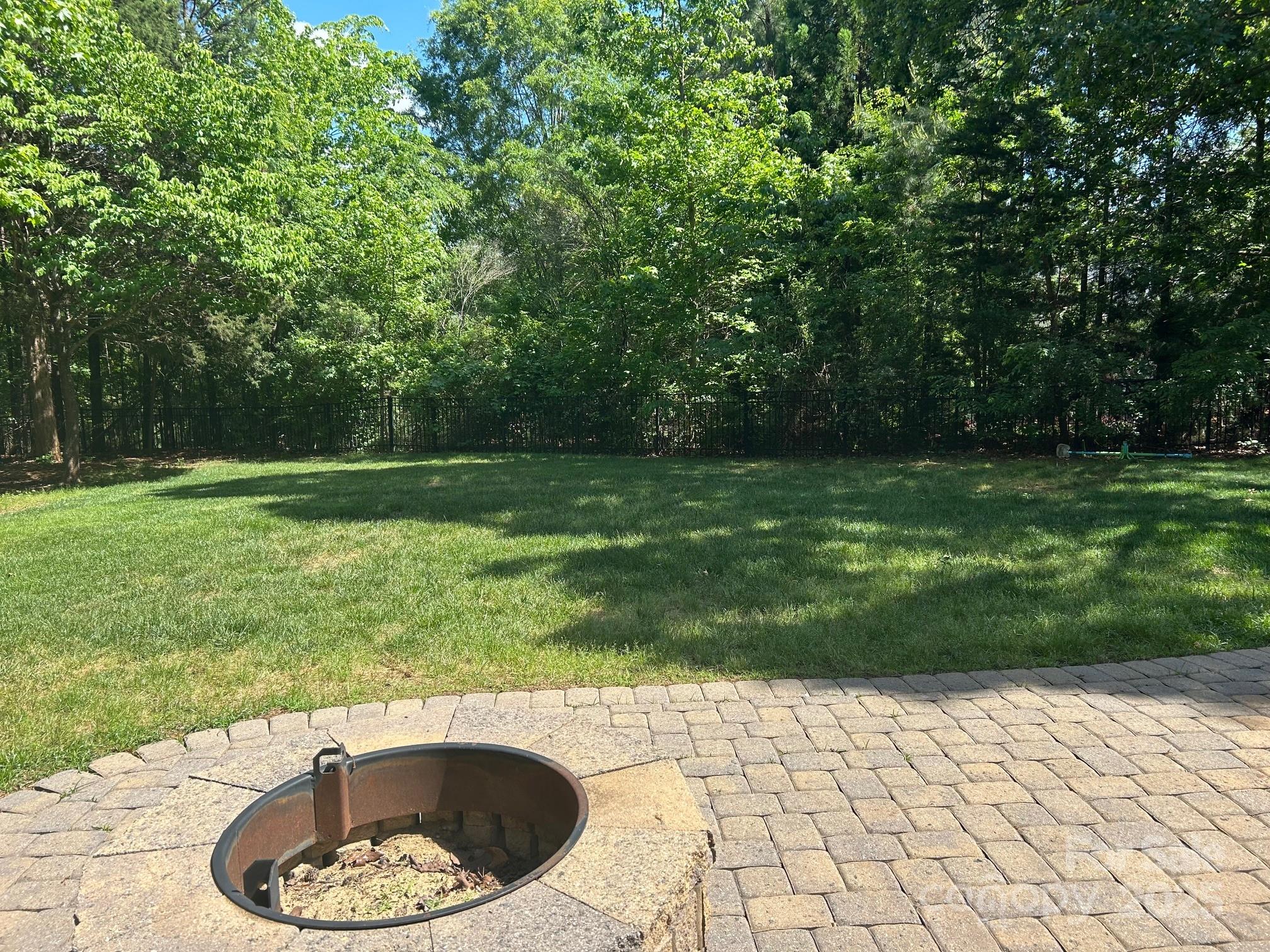 1108 Longwood Court