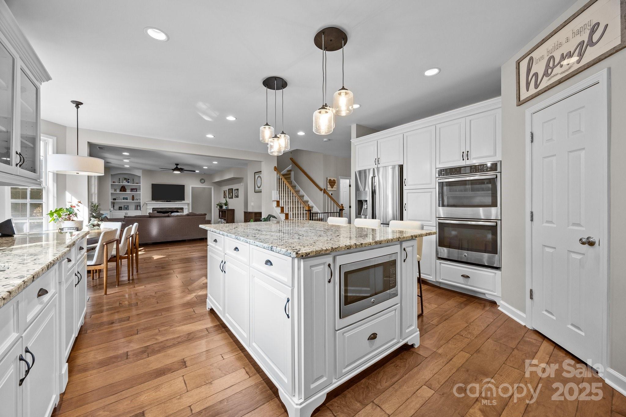 1108 Longwood Court