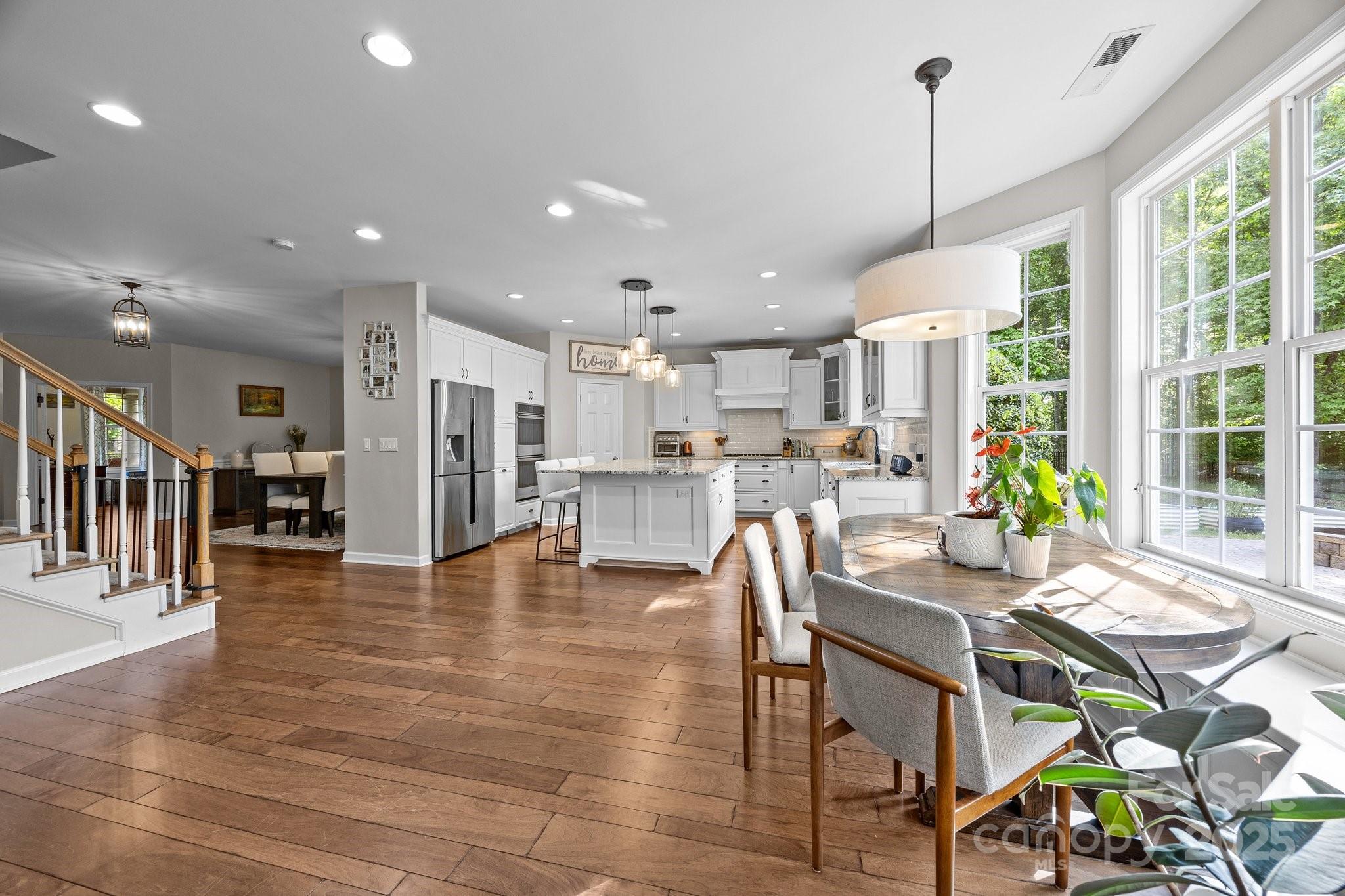 1108 Longwood Court