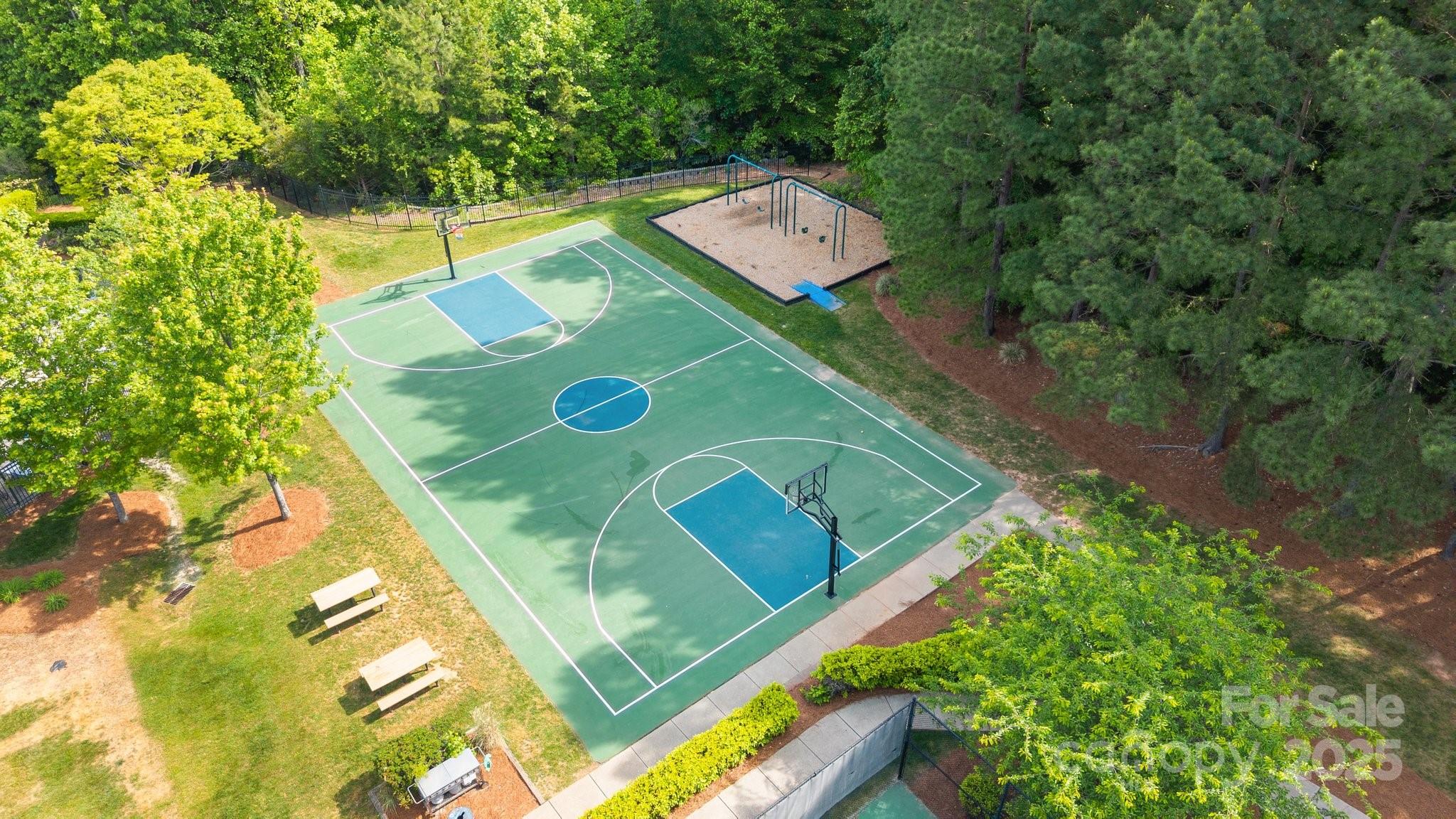 1108 Longwood Court