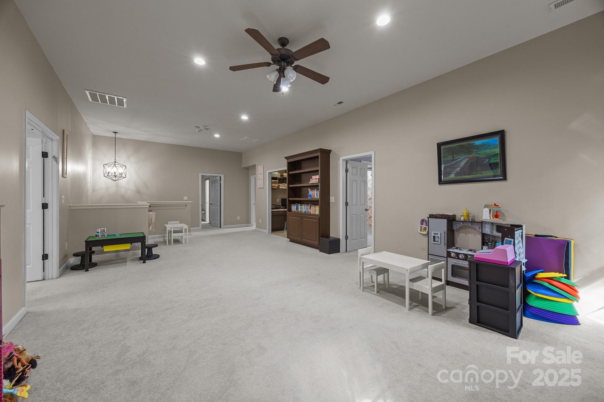 1108 Longwood Court