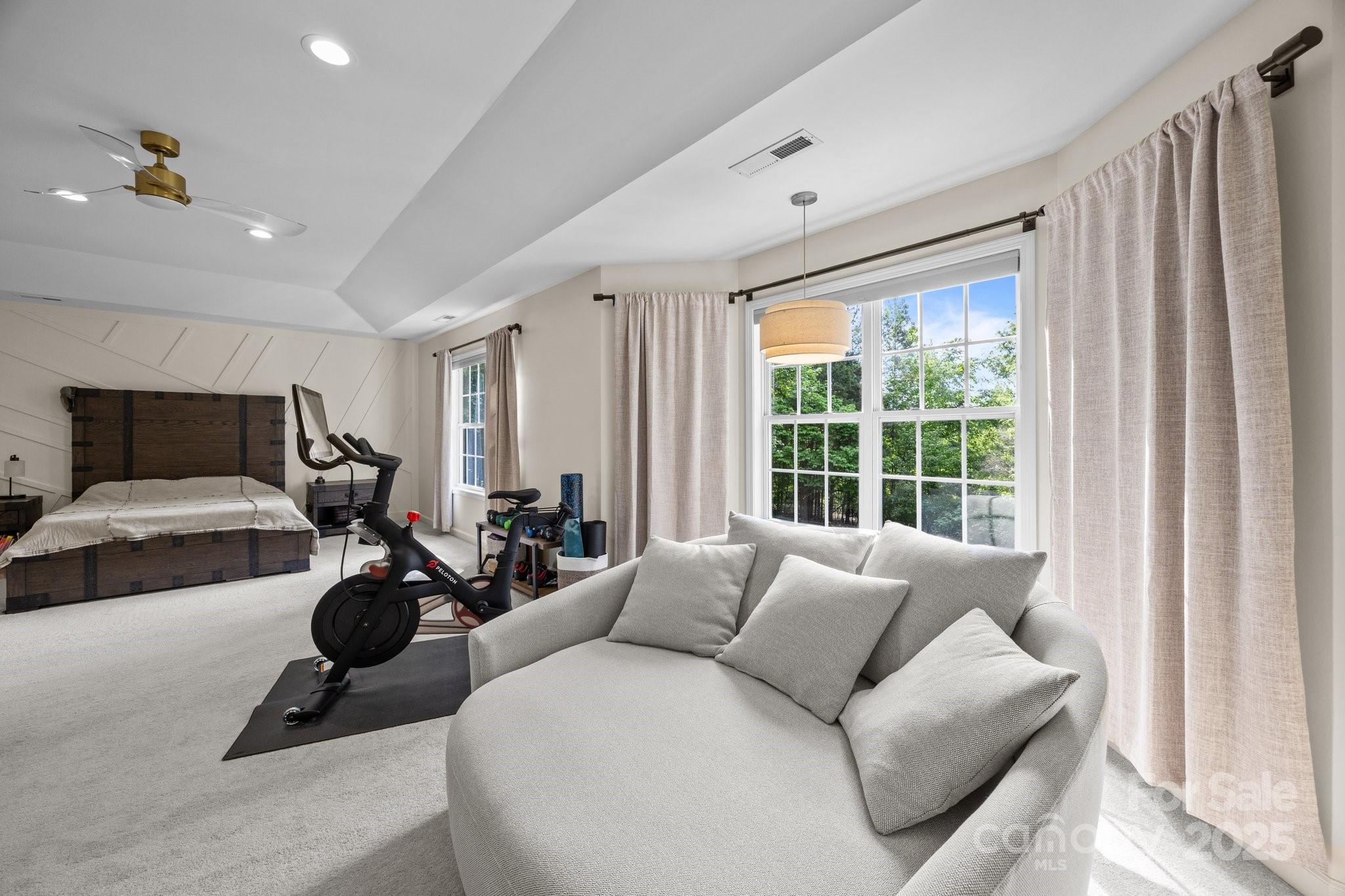 1108 Longwood Court