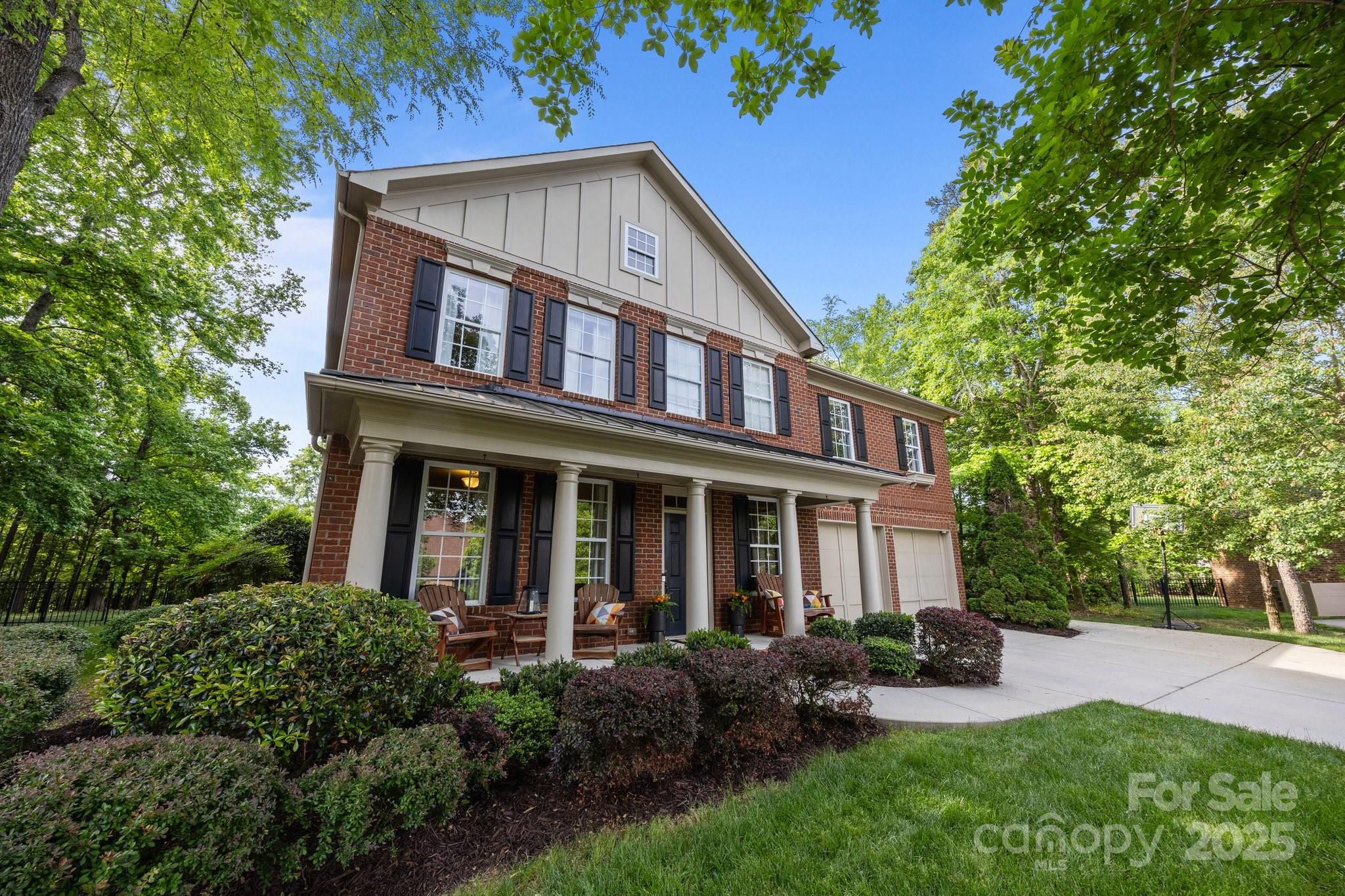 1108 Longwood Court