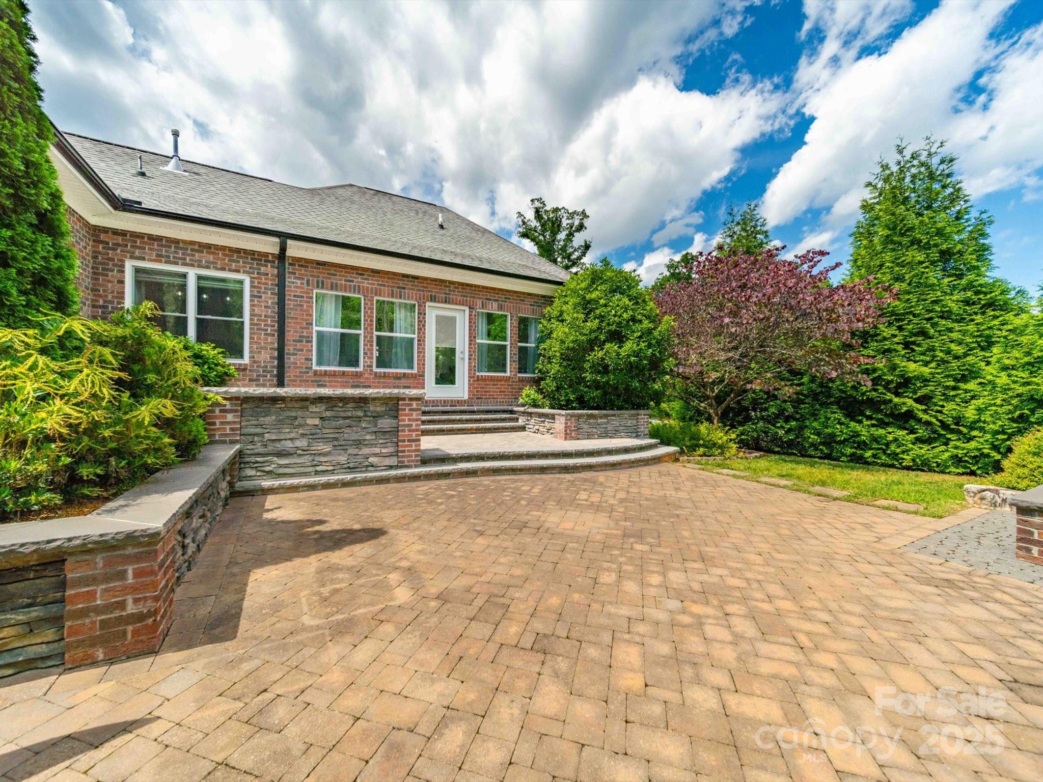 1021 Mallard Landing Drive