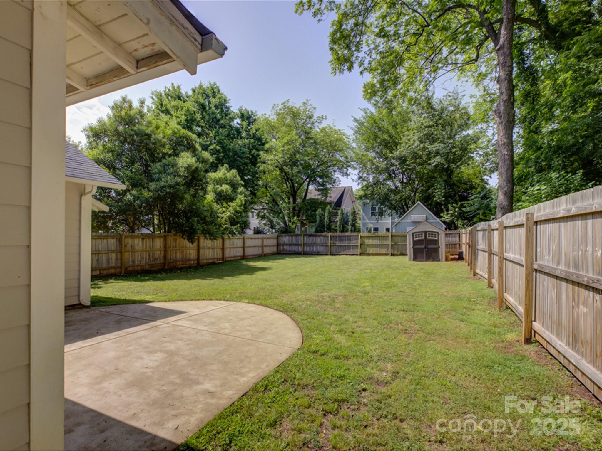 1324 E 35th Street