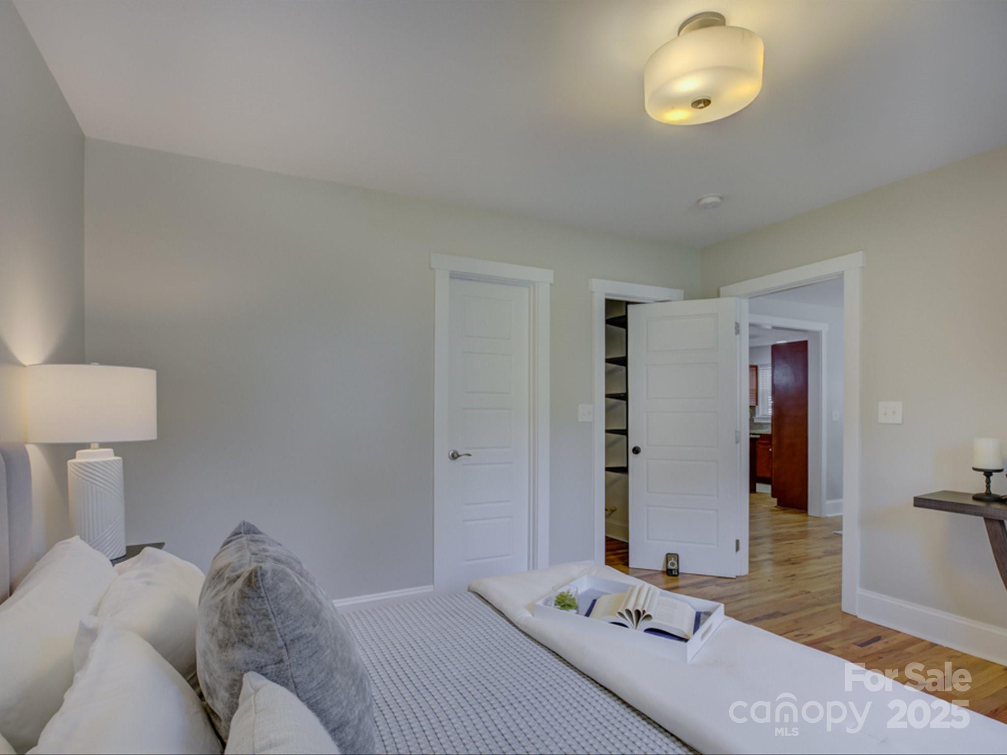 1324 E 35th Street