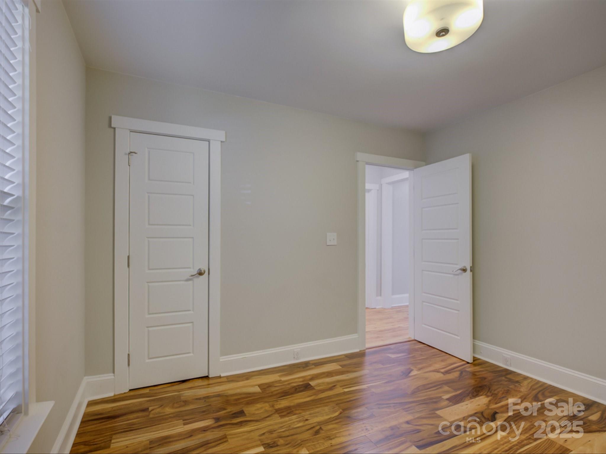 1324 E 35th Street