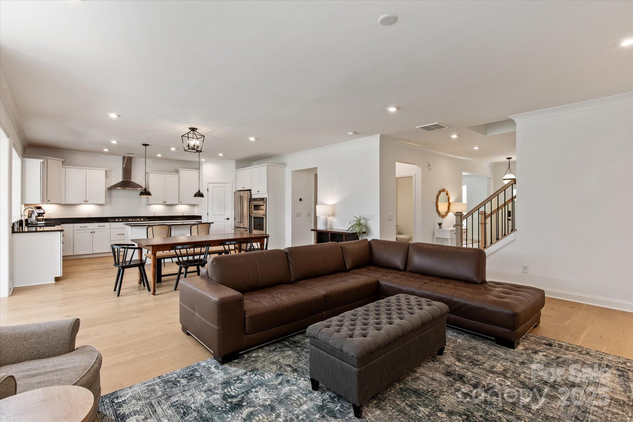 1381 Regions Boulevard