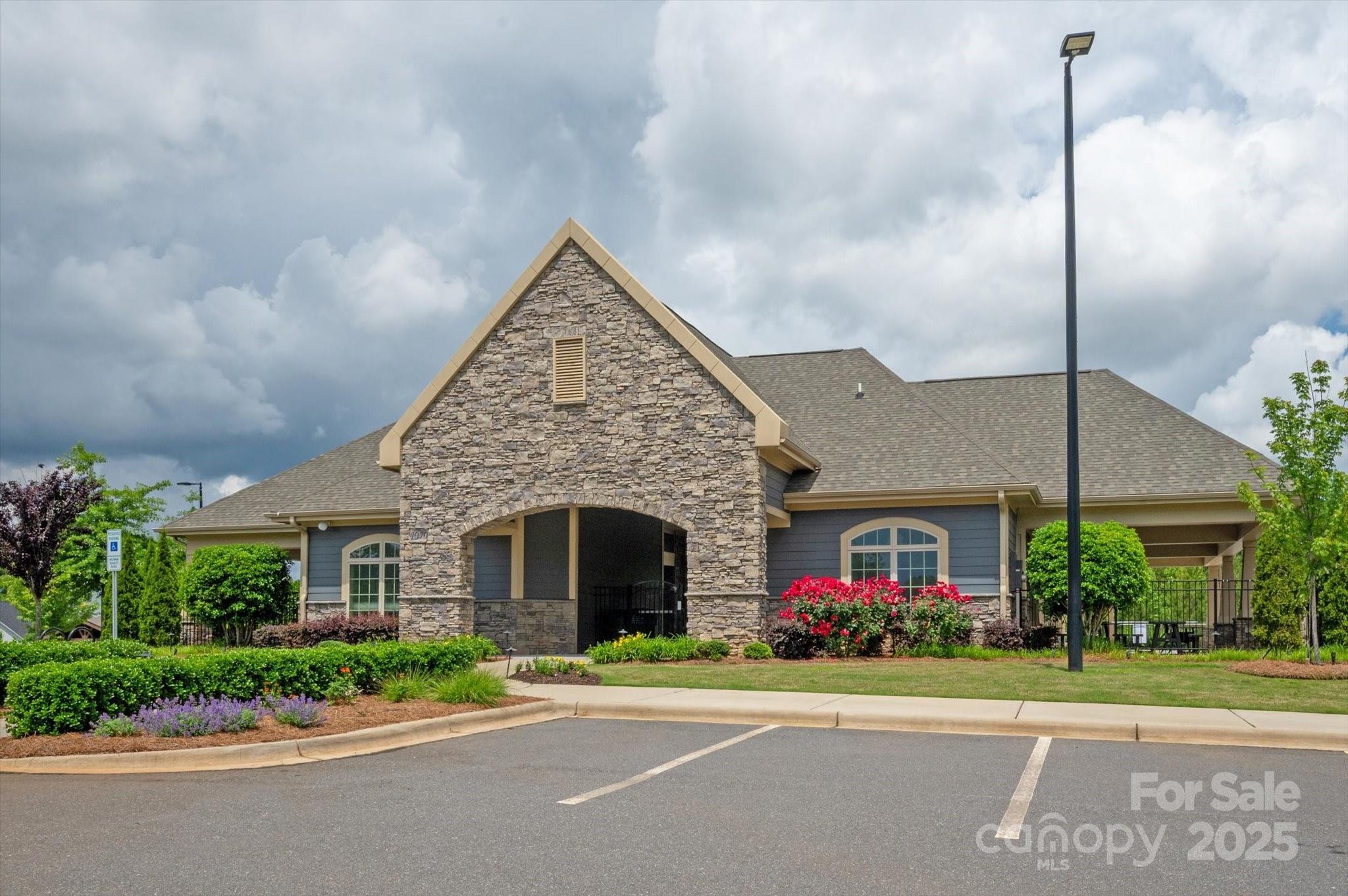 1381 Regions Boulevard