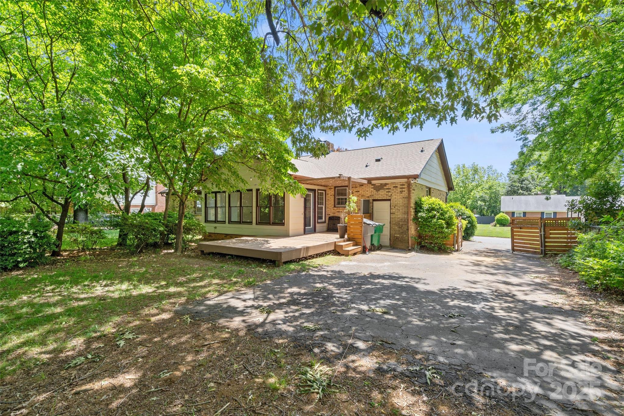 232 Scottridge Drive