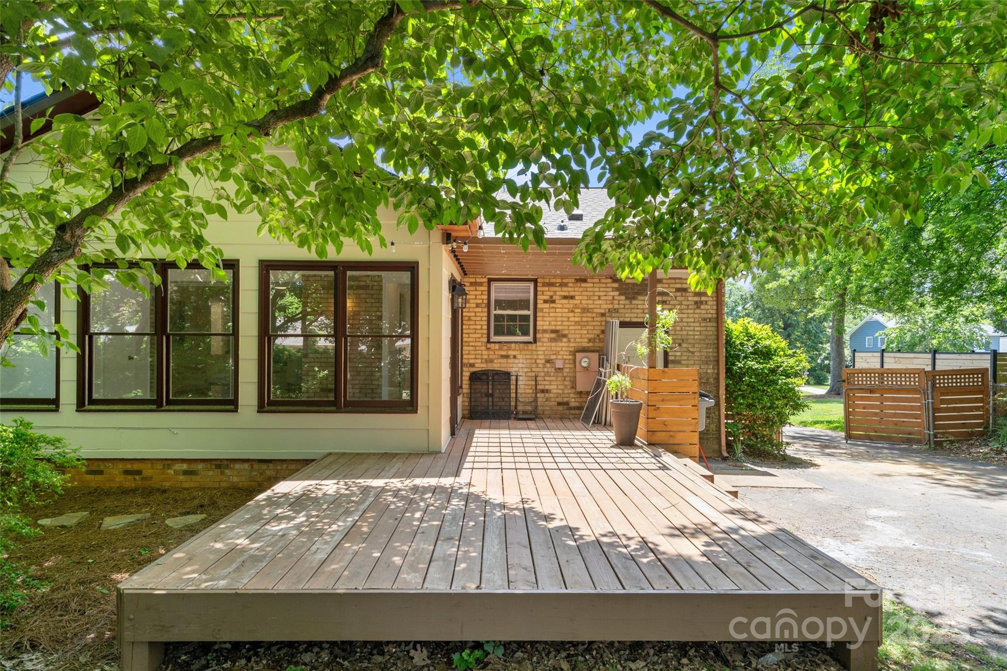 232 Scottridge Drive
