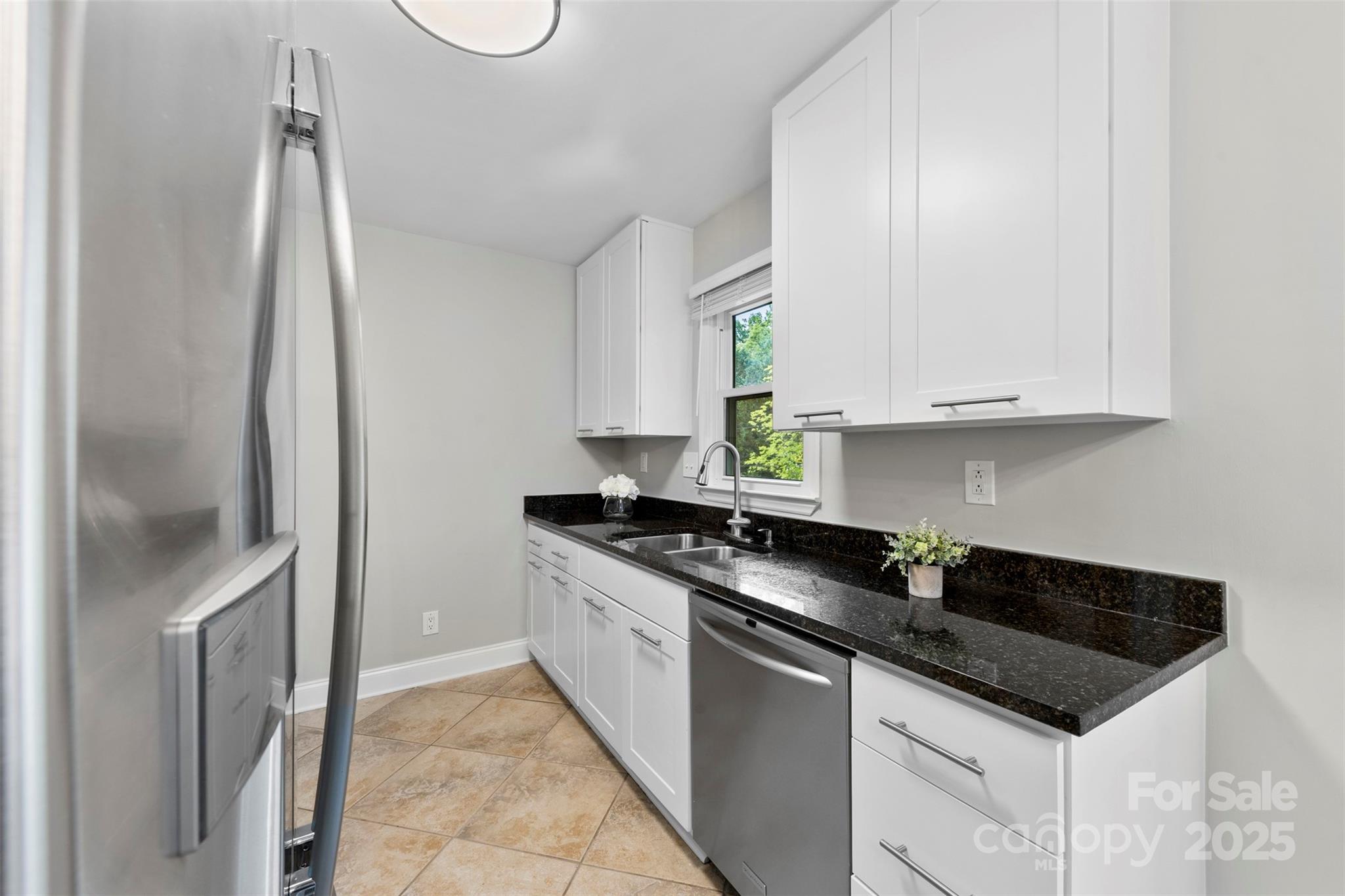 430 Queens Road Unit: 332