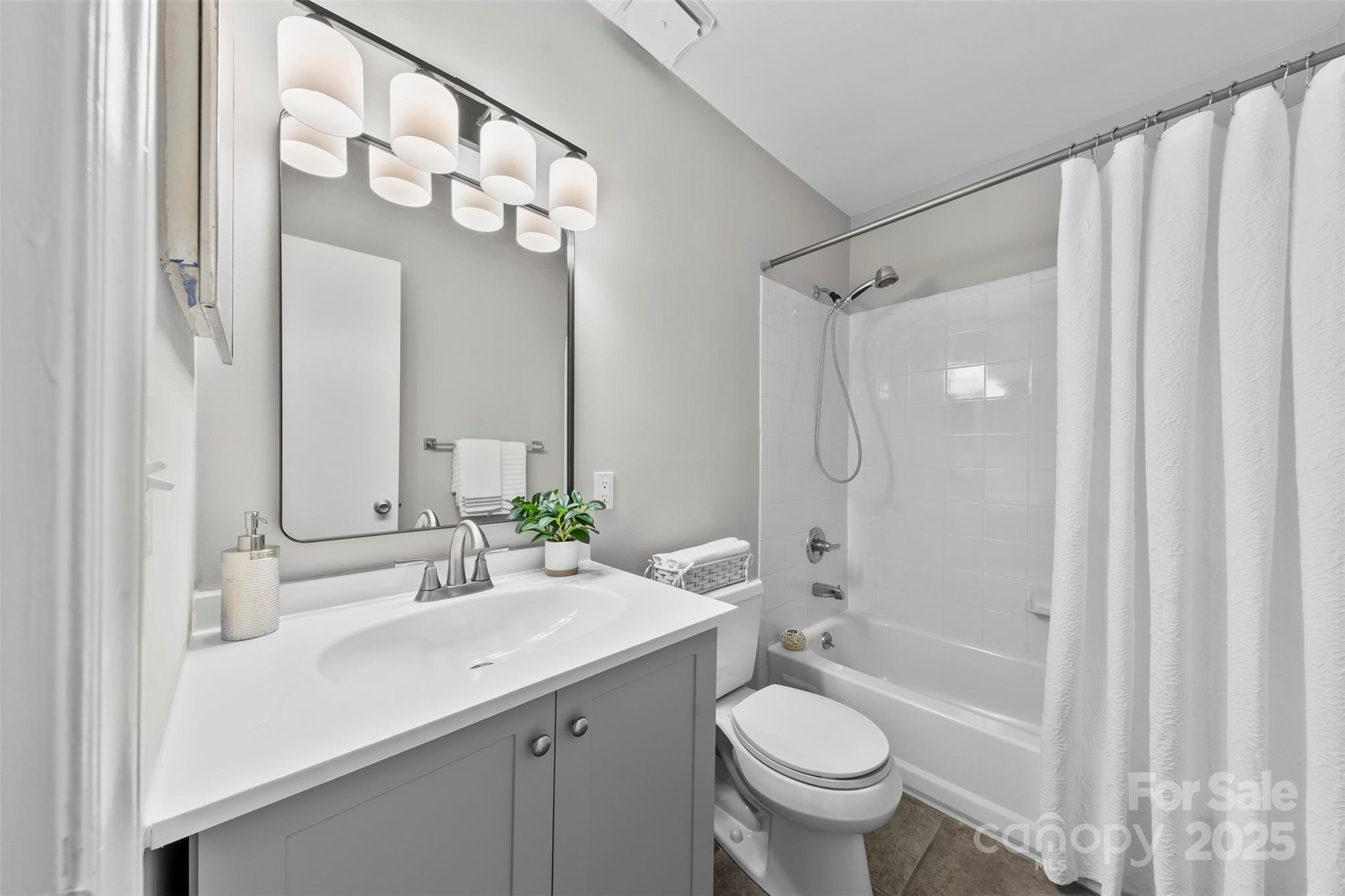 430 Queens Road Unit: 332