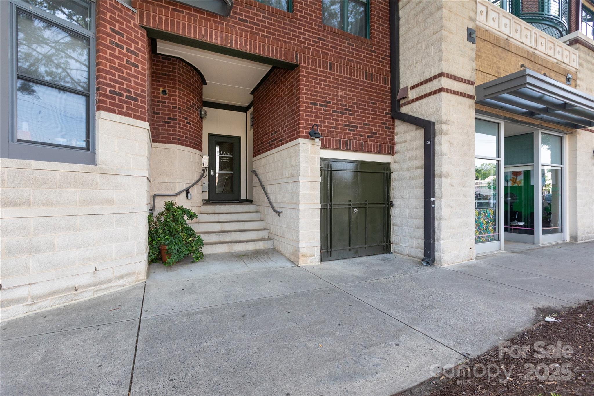 115 E Park Avenue Unit: 428