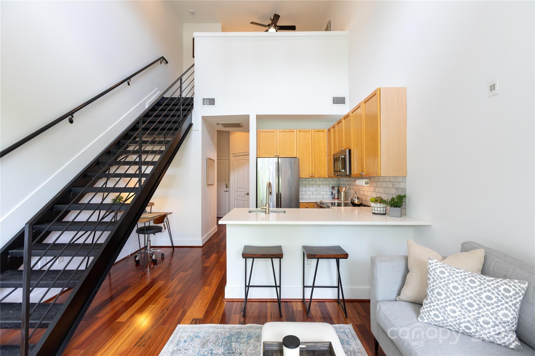 115 E Park Avenue Unit: 428