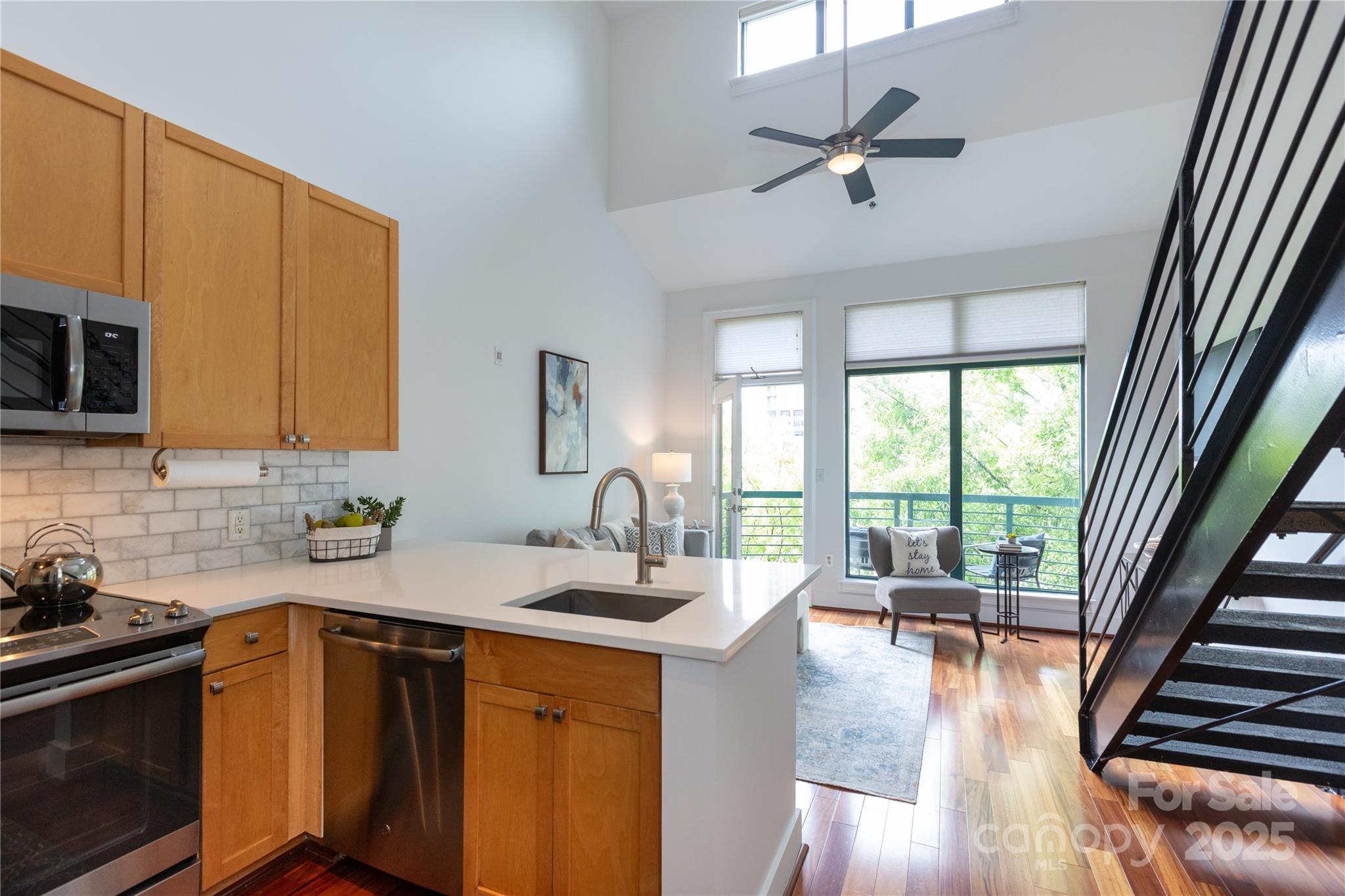 115 E Park Avenue Unit: 428