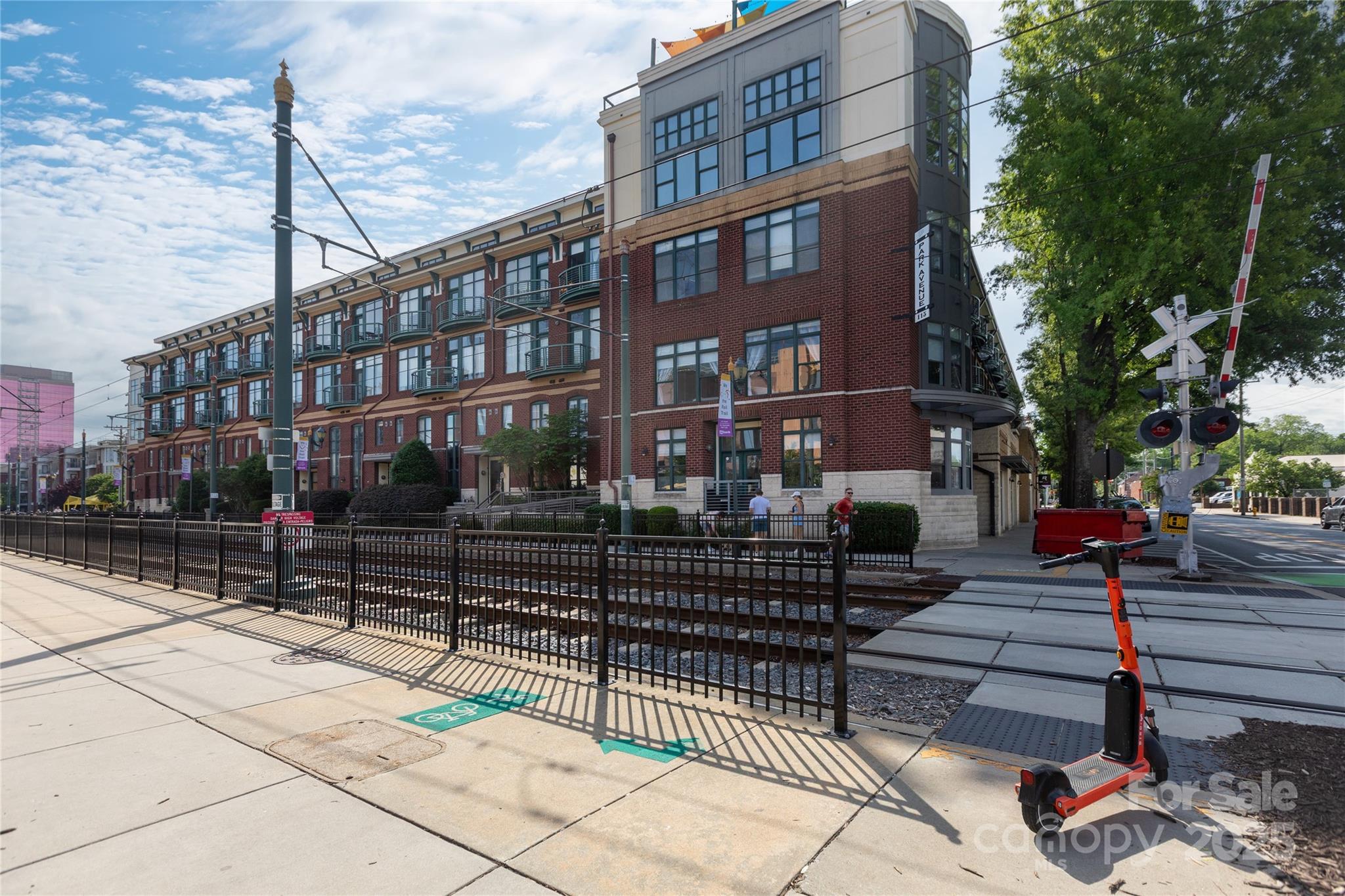 115 E Park Avenue Unit: 428
