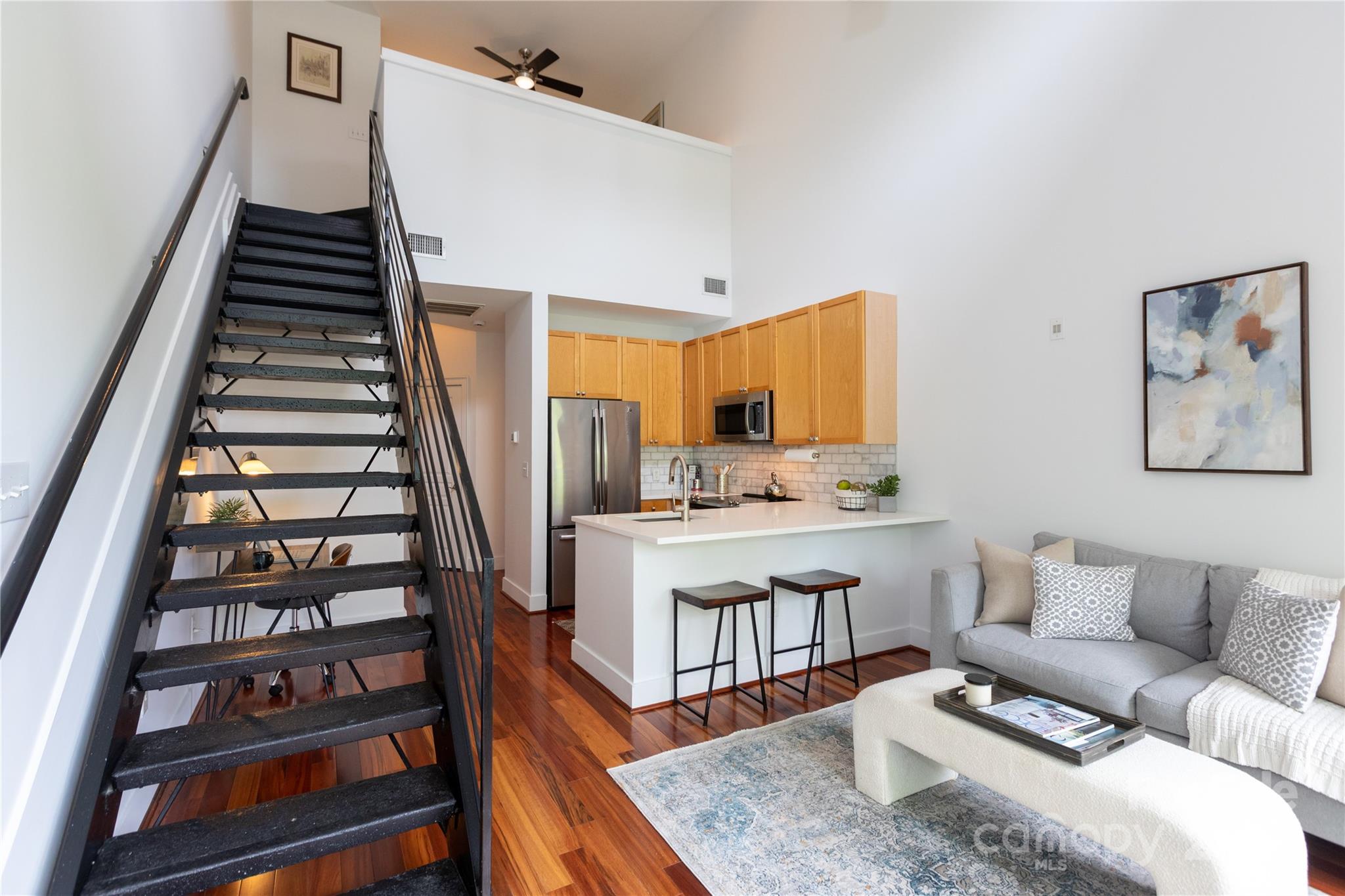 115 E Park Avenue Unit: 428