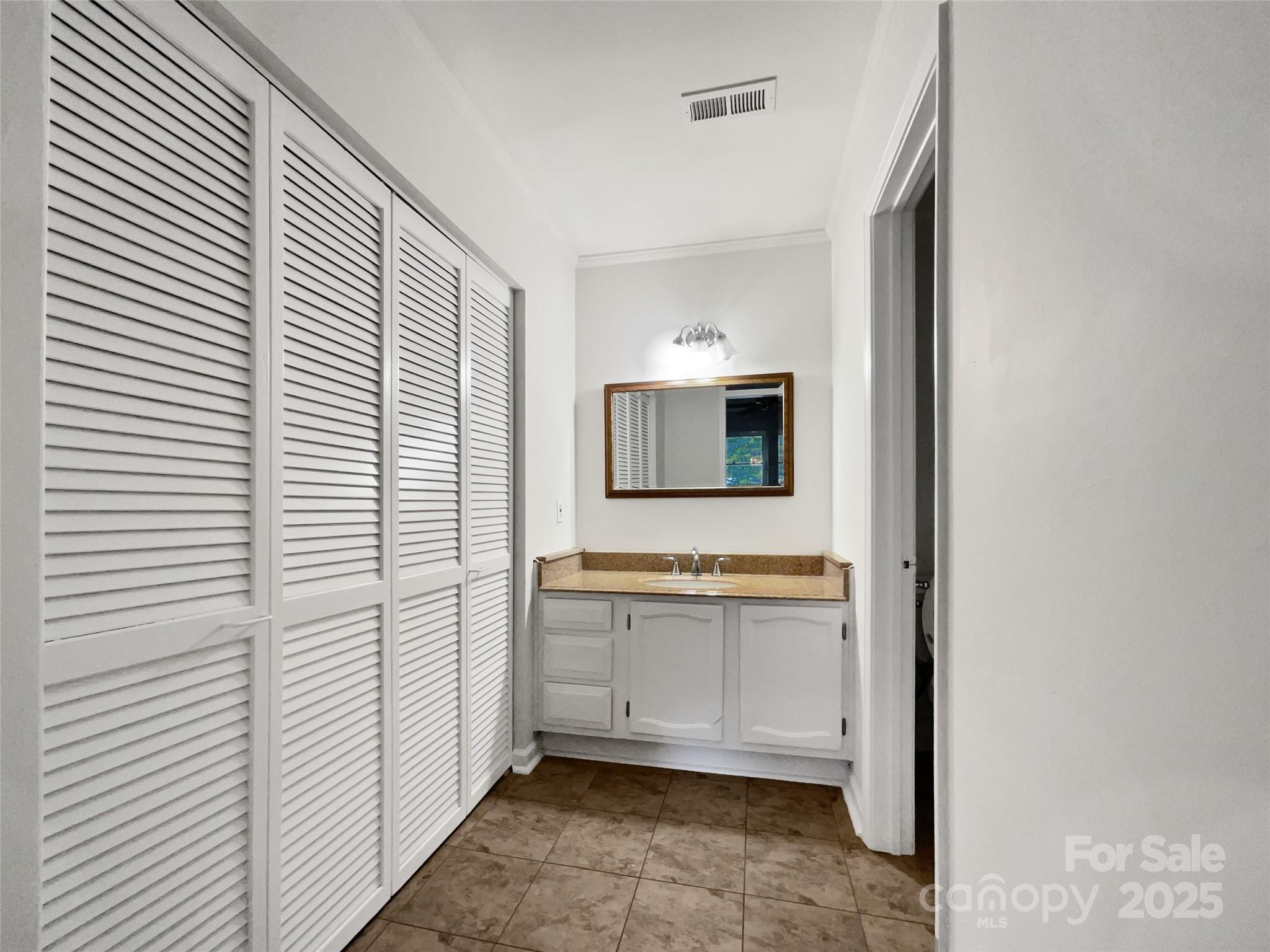 18414 Victoria Bay Drive