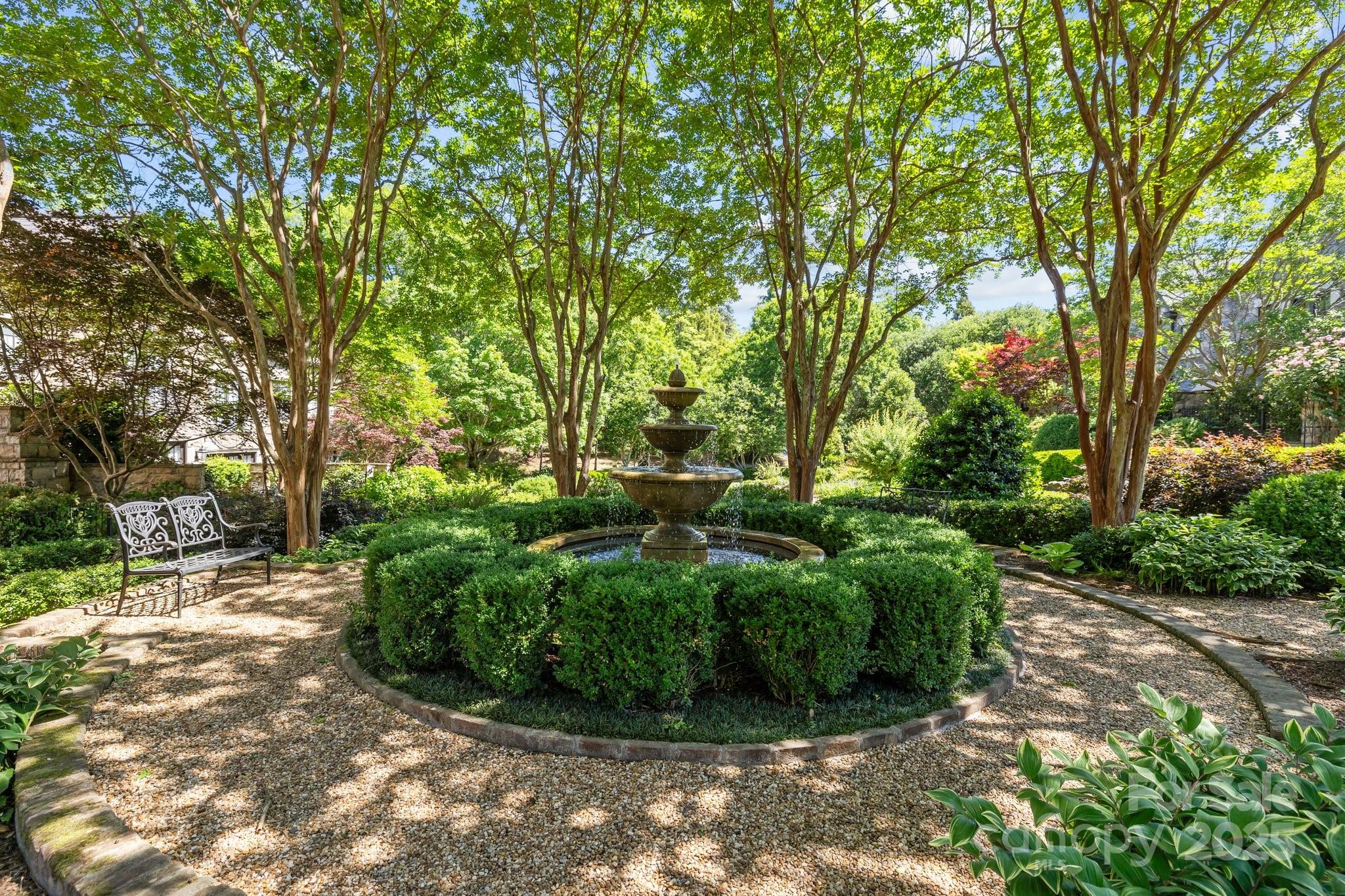 1625 Bibury Lane