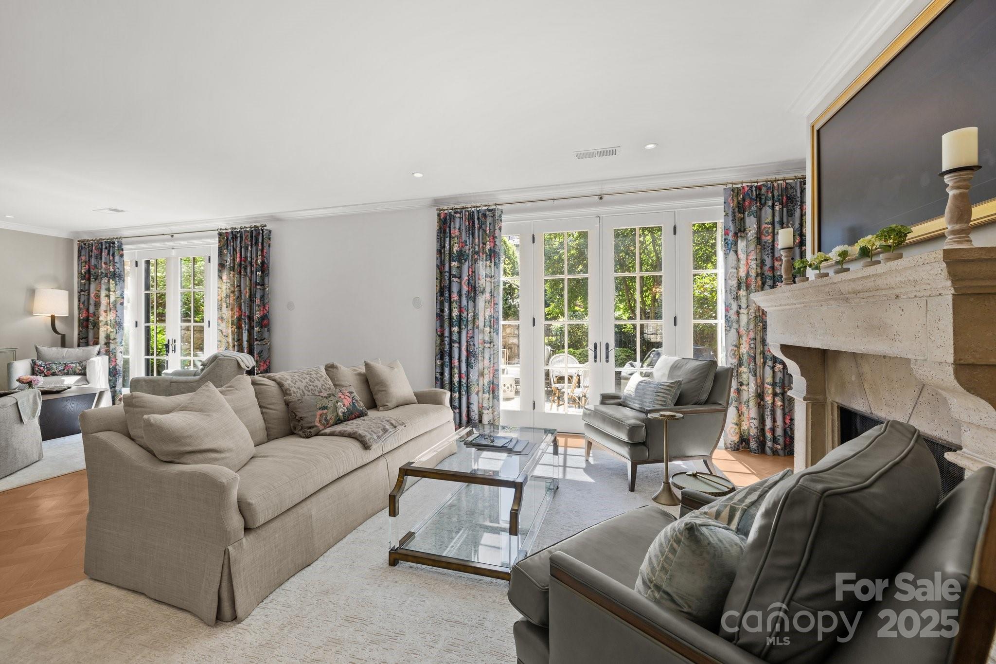 1625 Bibury Lane