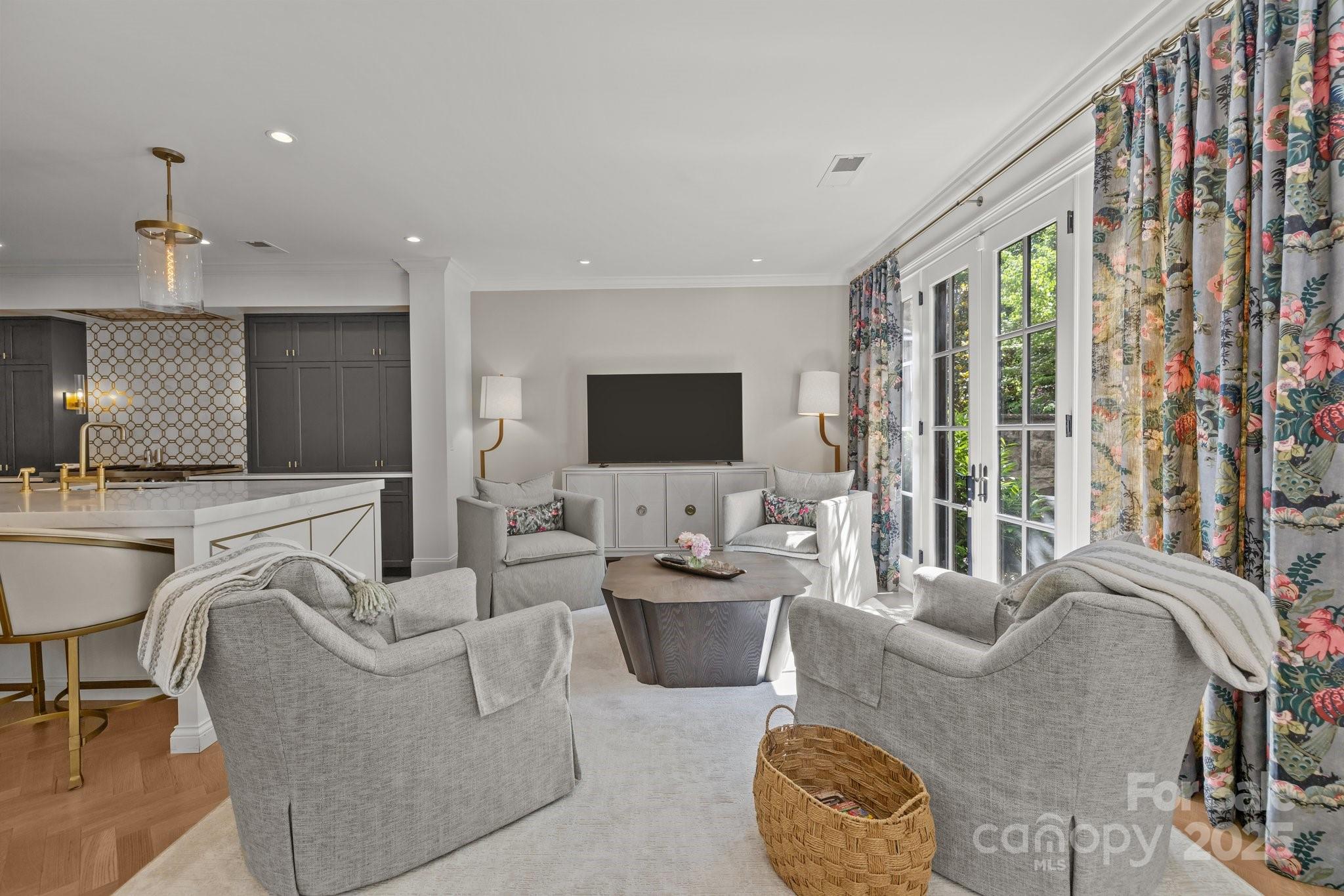 1625 Bibury Lane