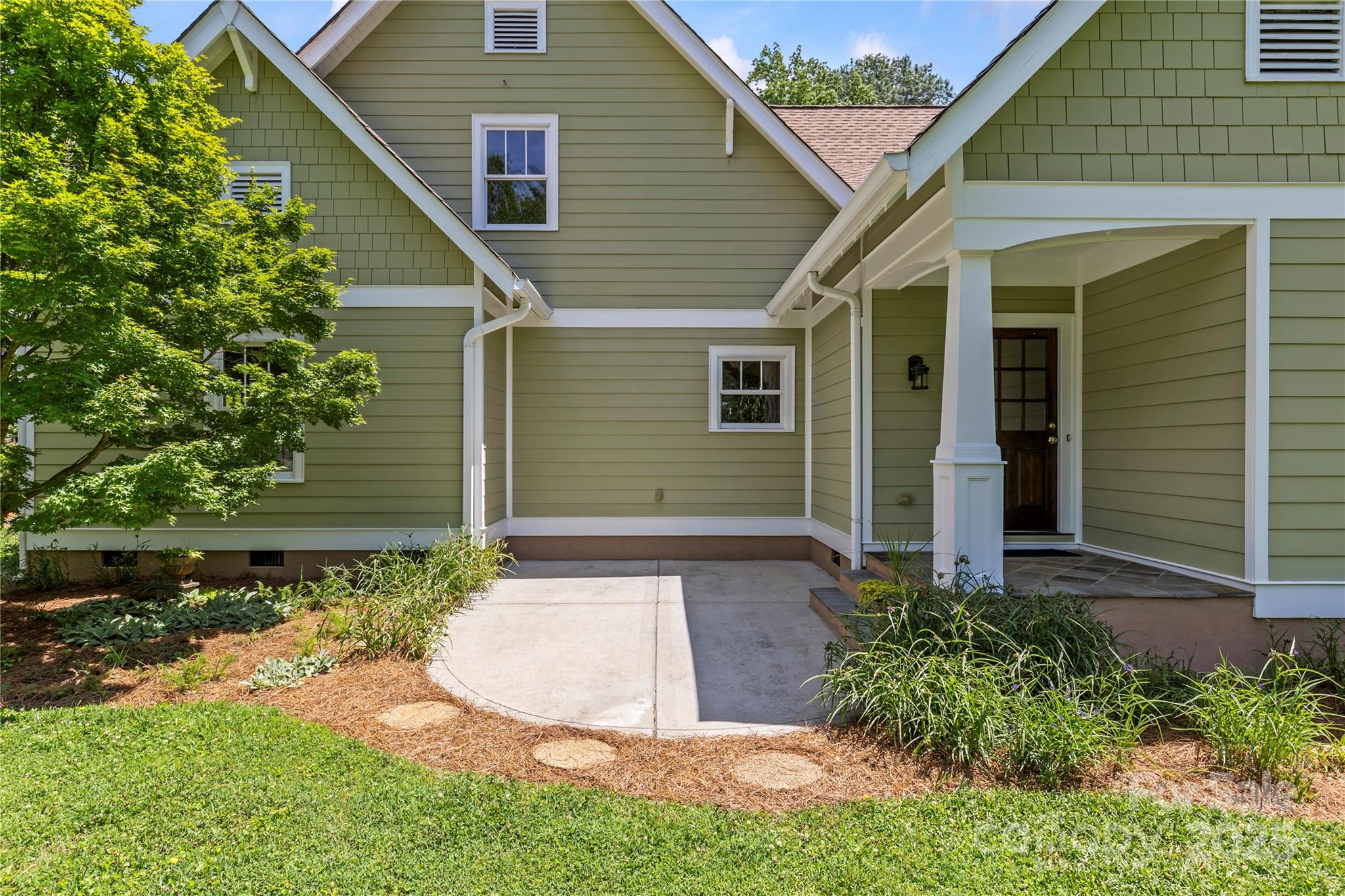 1500 Lynway Drive