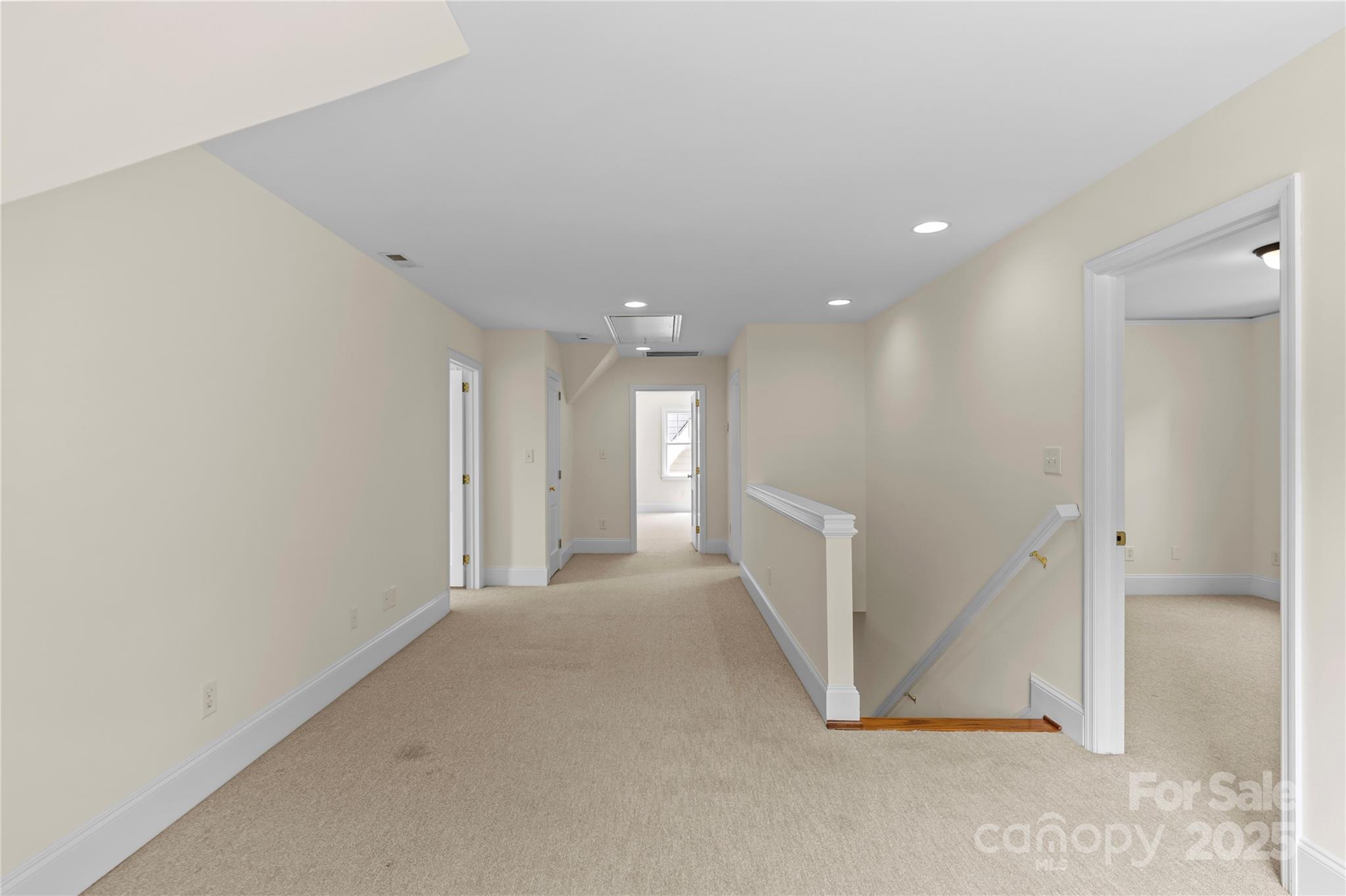 1500 Lynway Drive