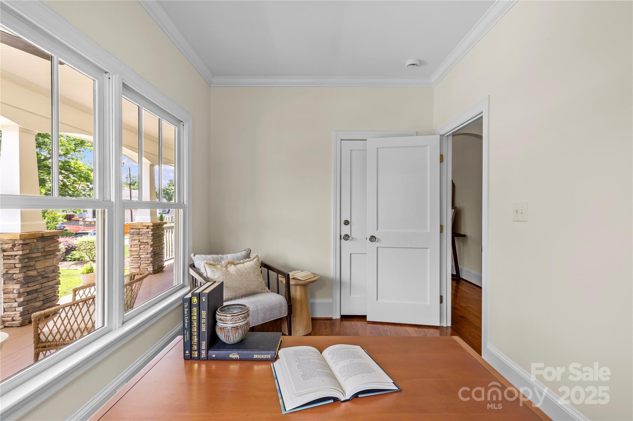1500 Lynway Drive