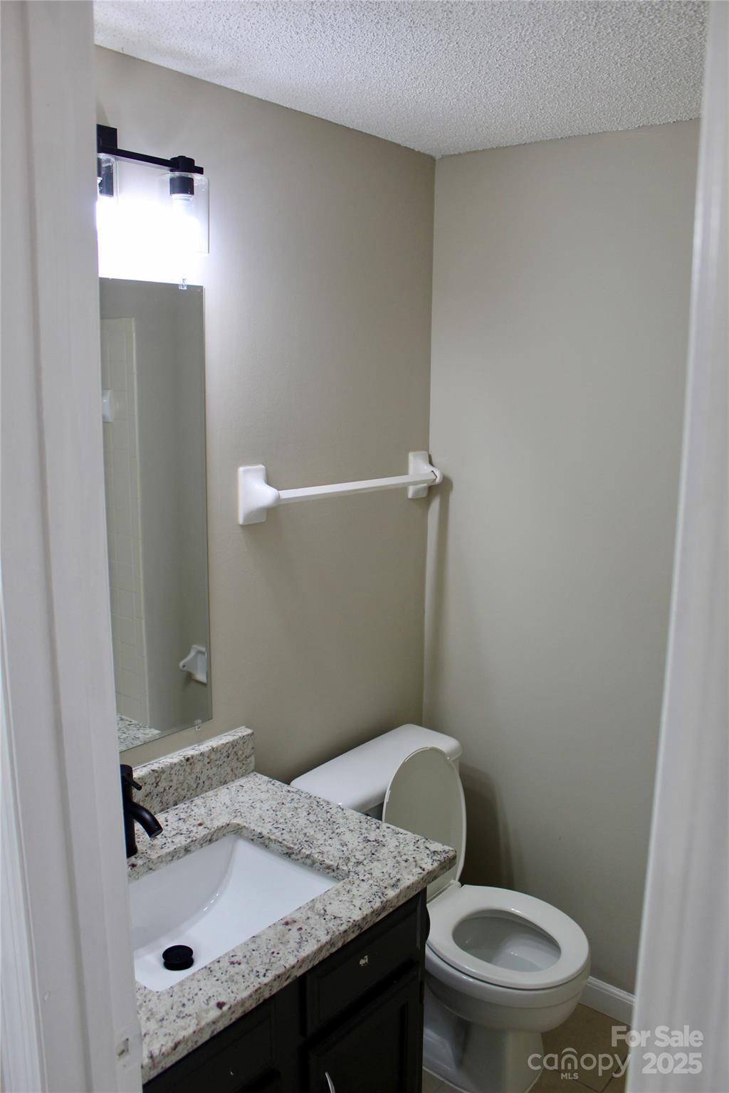 1604 Arlyn Circle