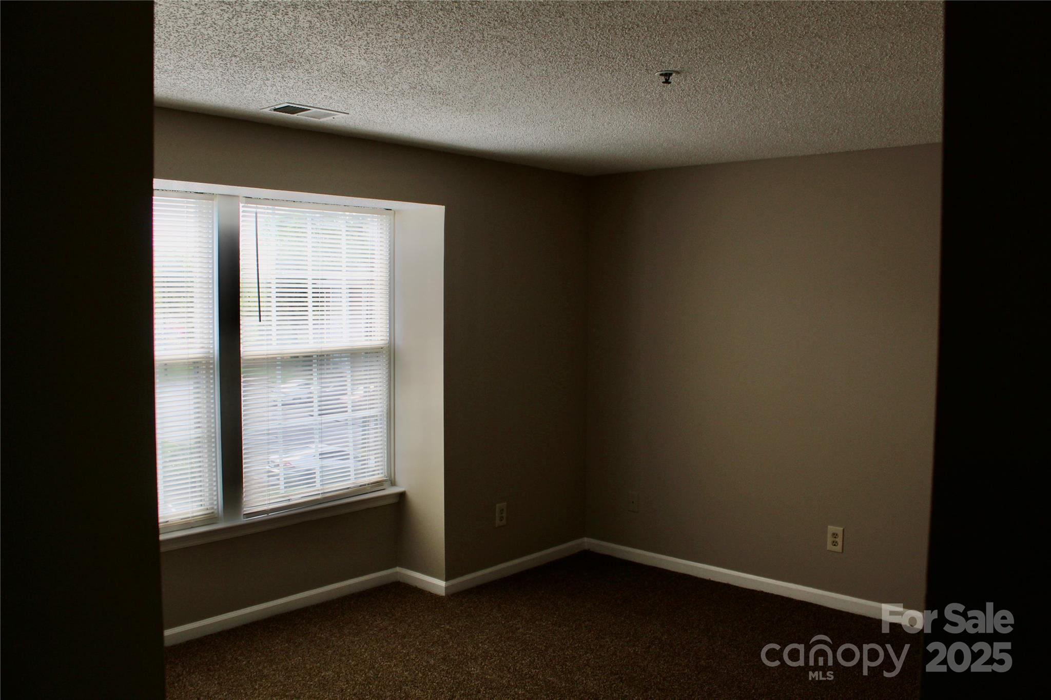 1604 Arlyn Circle