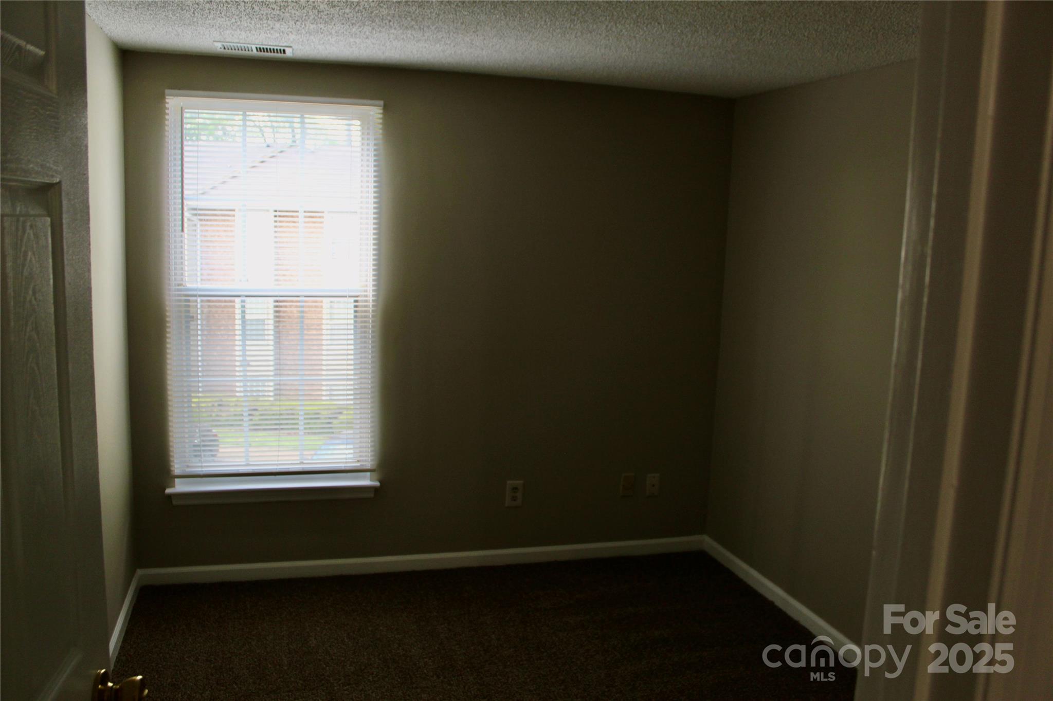 1604 Arlyn Circle